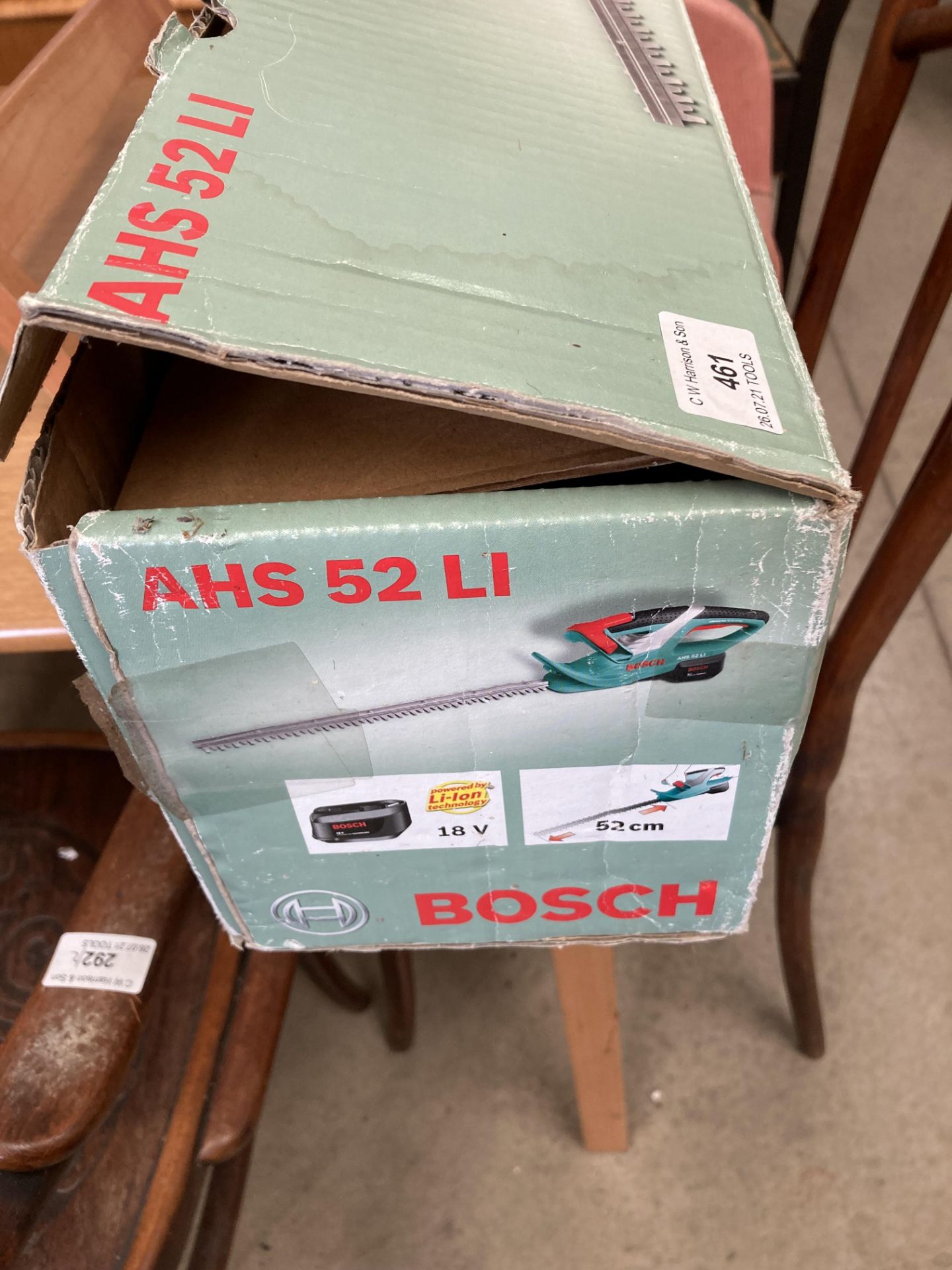 Bosch AHS 52LiL8v cordless hedge trimmer complete with battery and charger - looks unused - Image 2 of 2