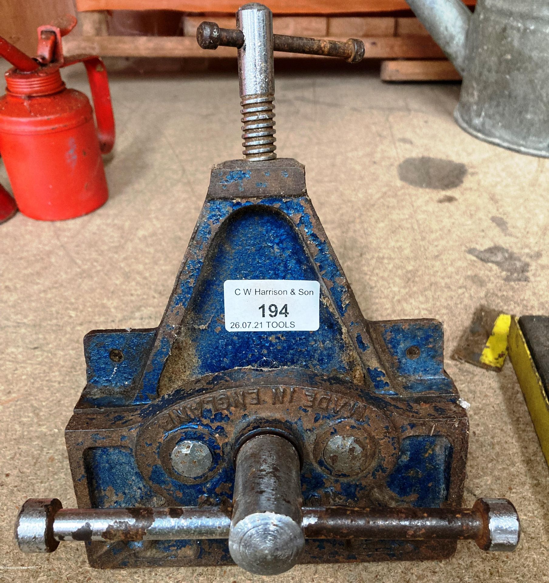 A Woden 194 bench vice