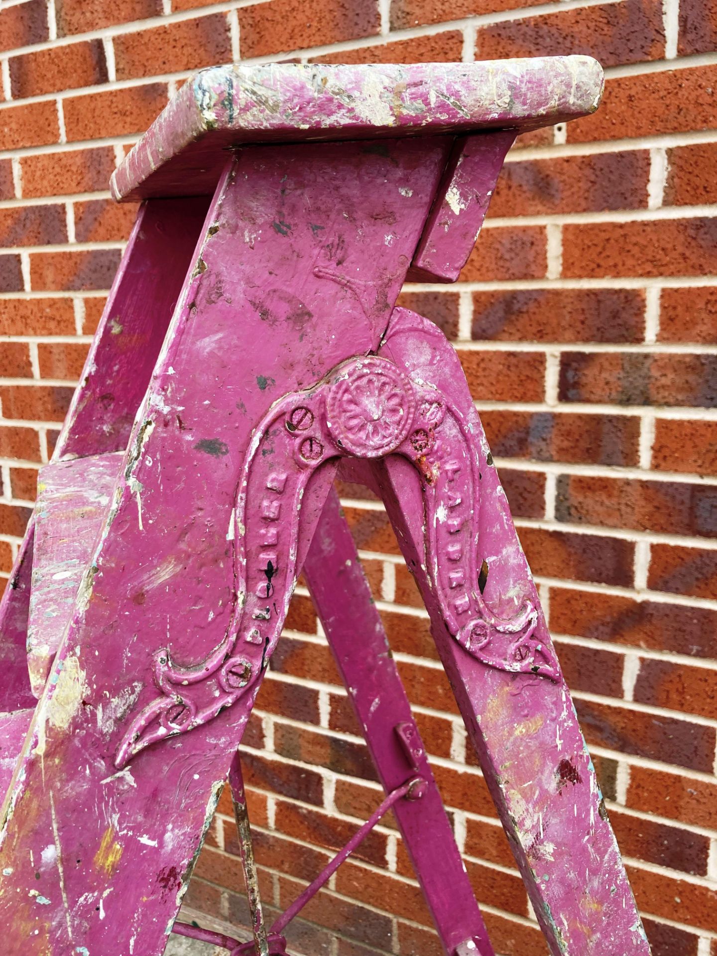 A Pioneer ladder pink painted five step wooden step ladder - Image 5 of 5