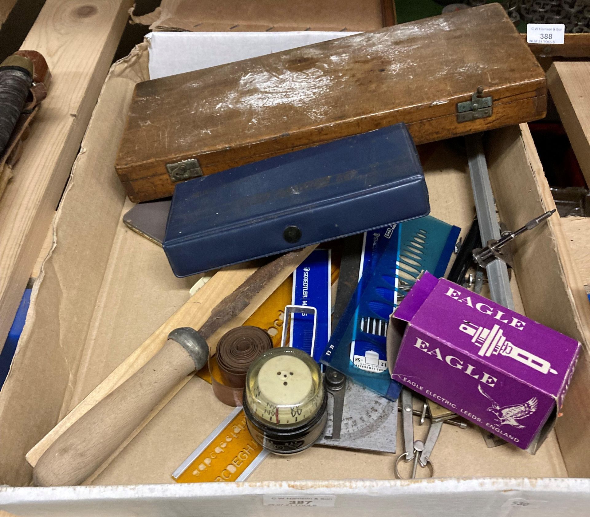 Contents to tray, assorted rulers,