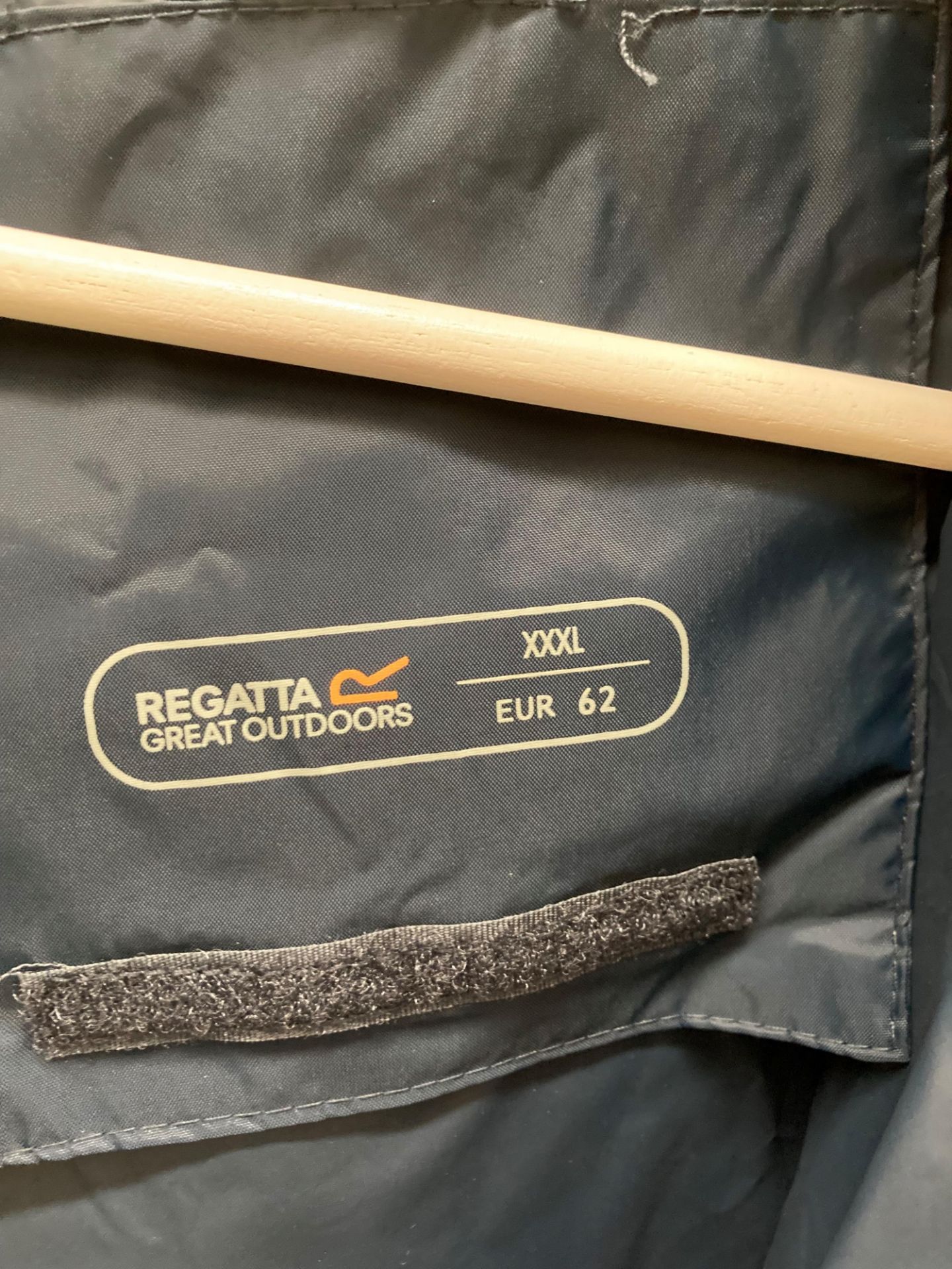 A Regatta Isotex 5000 outdoor coat in blue and grey, size 2XL and a Regatta dark blue thin coat, - Image 3 of 3