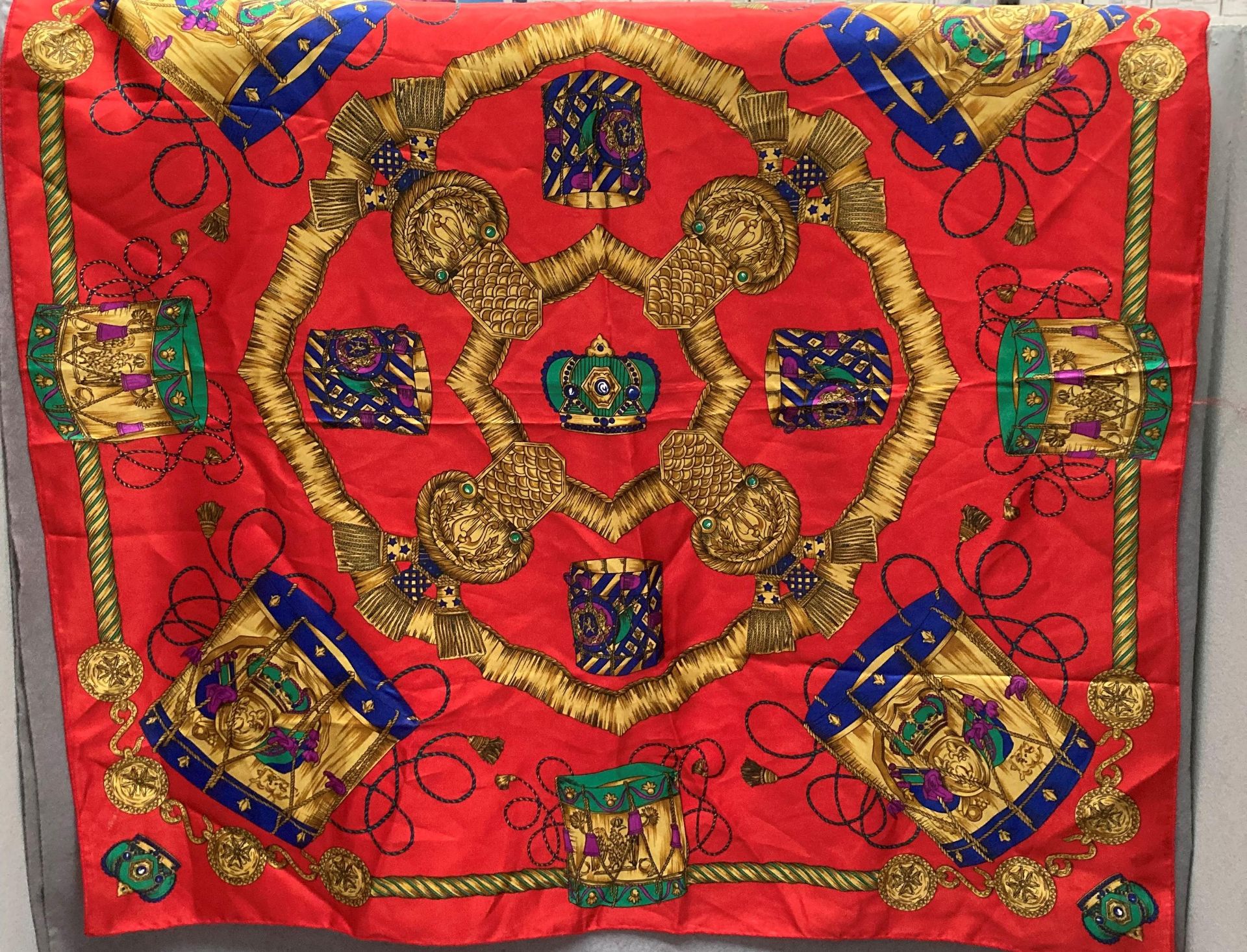 Five heraldic design etc. silk scarves by Matinto, etc. - Image 5 of 7