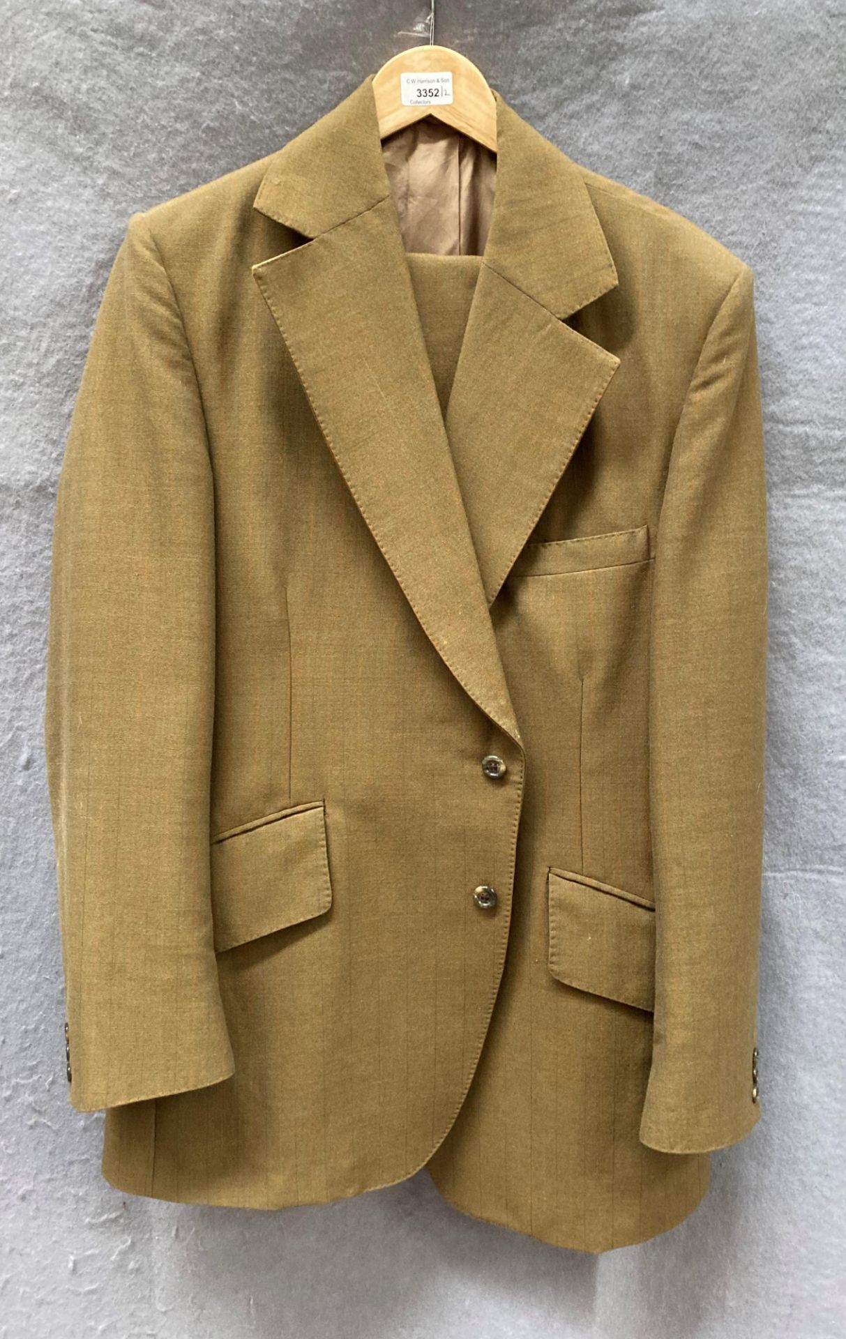 A gentleman's orange corduroy jacket, - Image 2 of 3