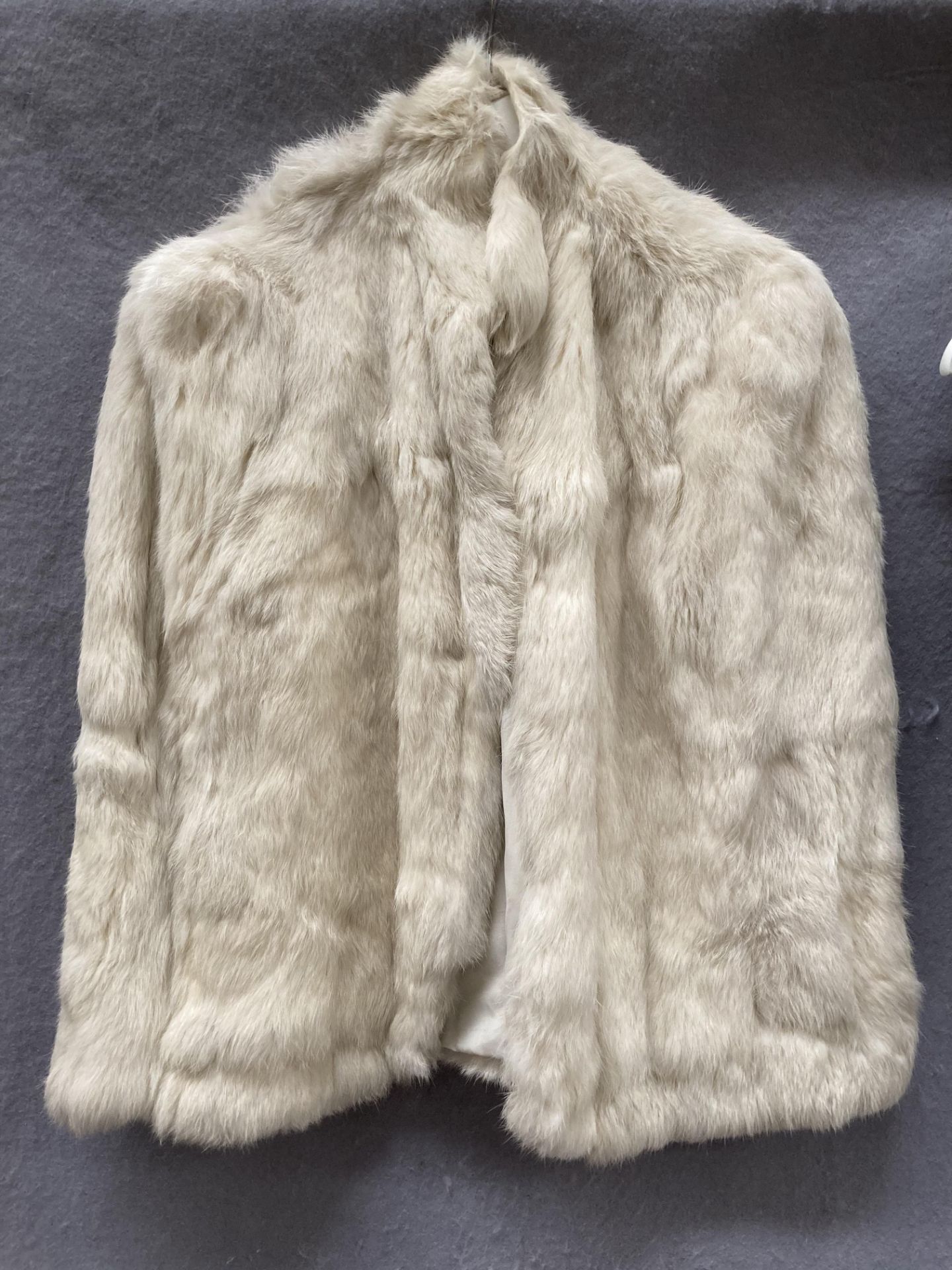 A lady's short fur cape and a fox stole (2) Further Information This is a cape not a - Image 2 of 10