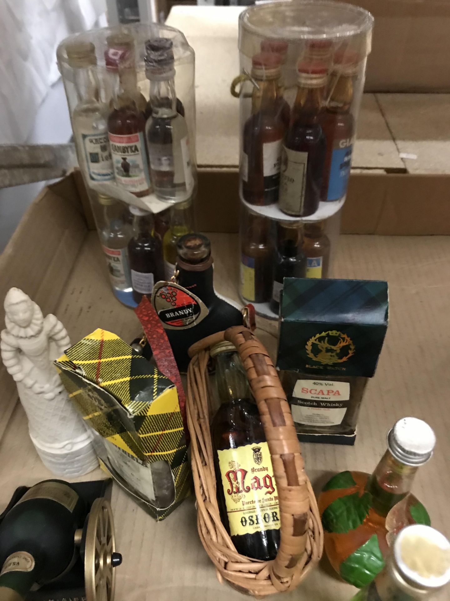 Contents to half of tray 30 novelty miniature assorted spirit and liqueur - Rutherfords blended - Image 2 of 3