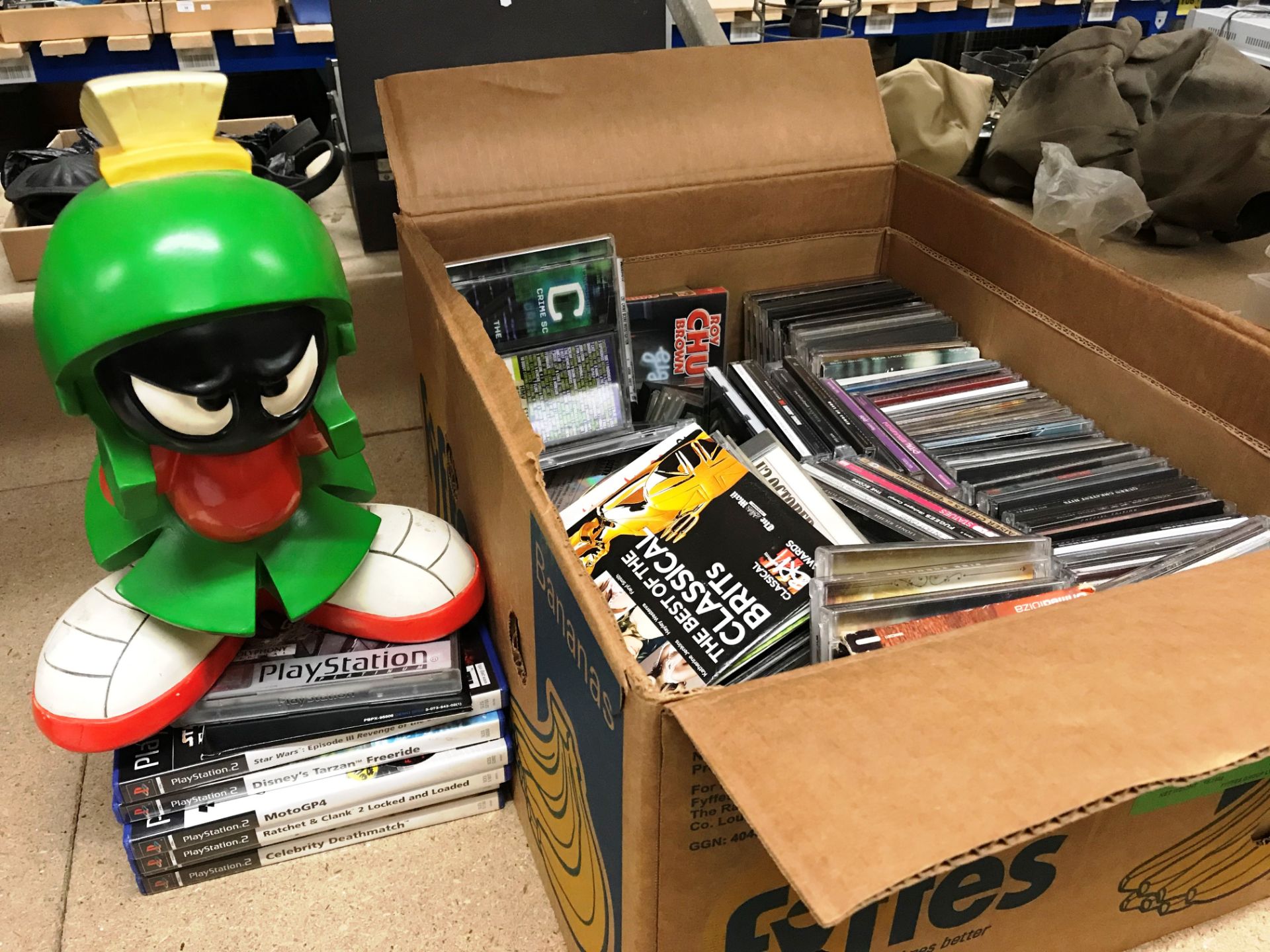 Warner Brothers model of Marvin the Martian, - Image 3 of 8