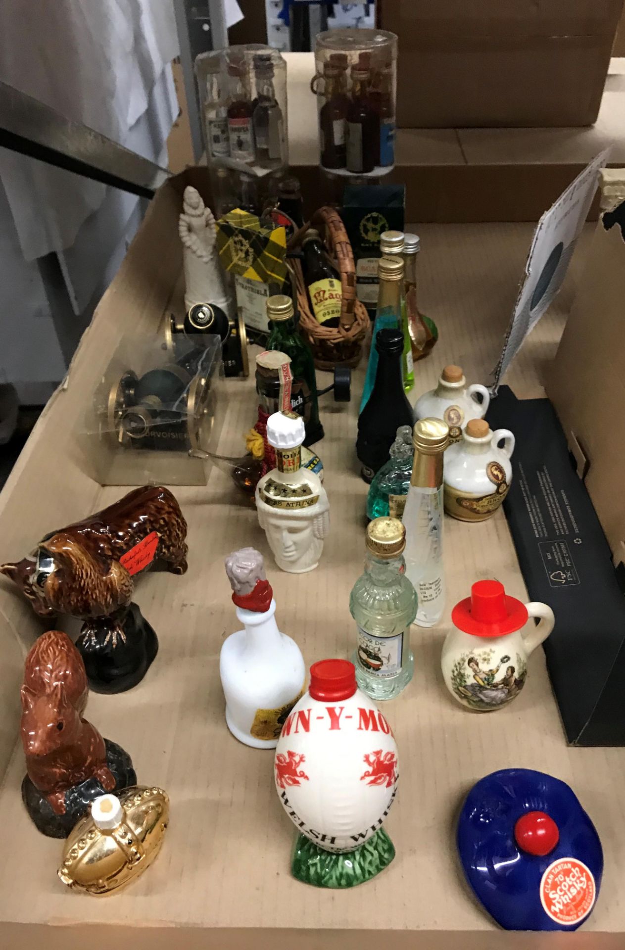 Contents to half of tray 30 novelty miniature assorted spirit and liqueur - Rutherfords blended