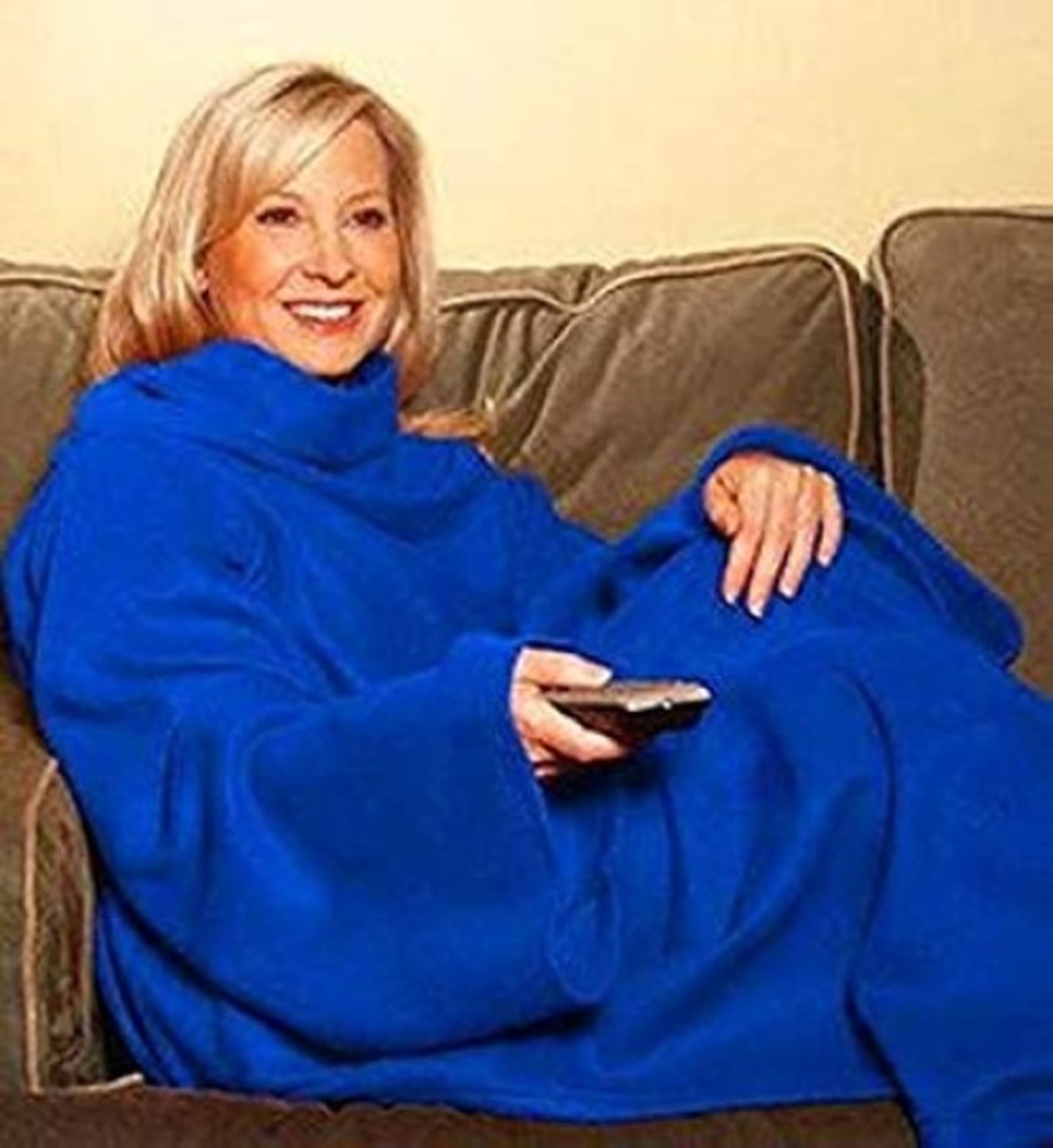 6 x New Supersoft Comfy Blanket (Colour may differ) RRP 18.