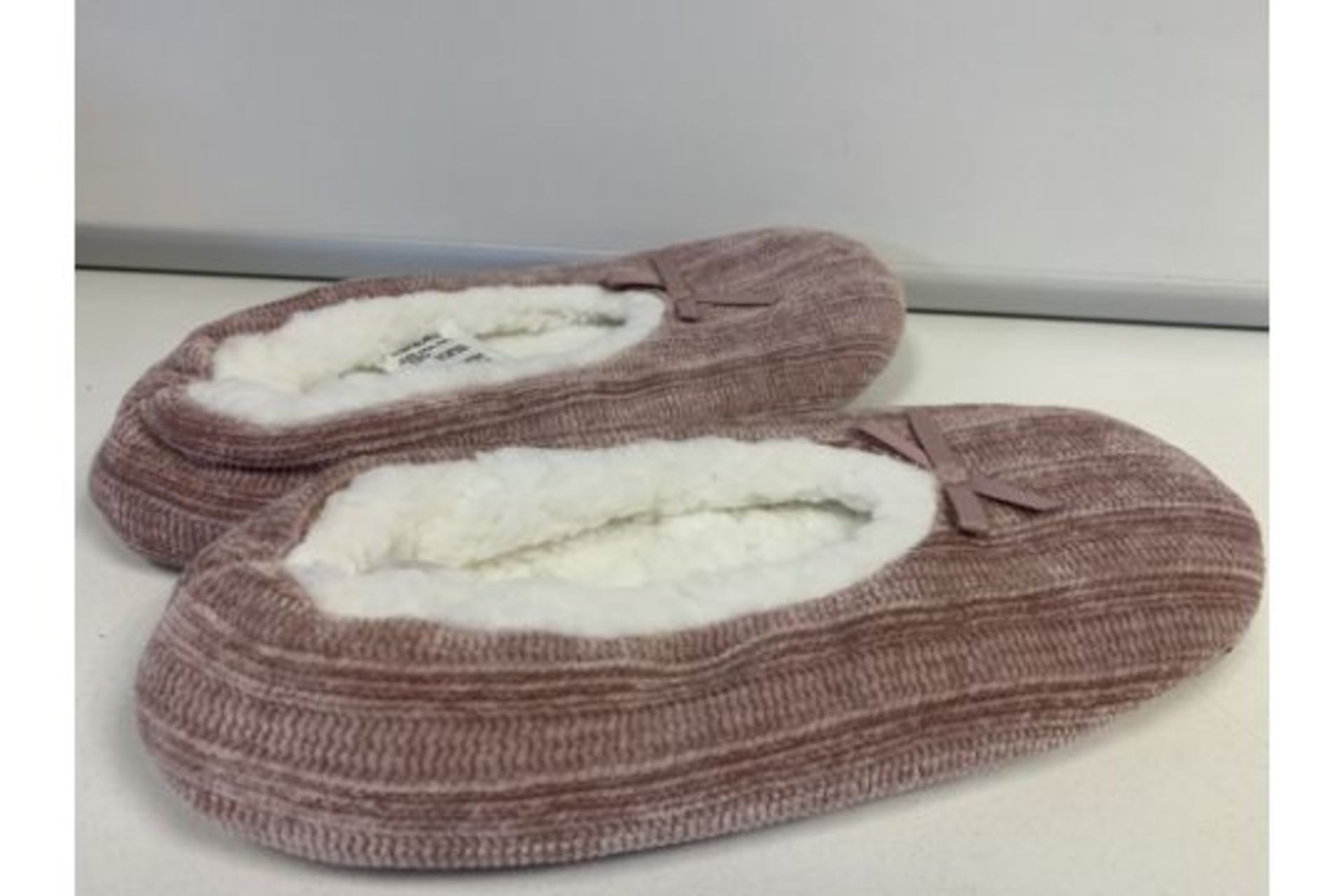 24 x Brand New Chenile Slippers - size 5-6