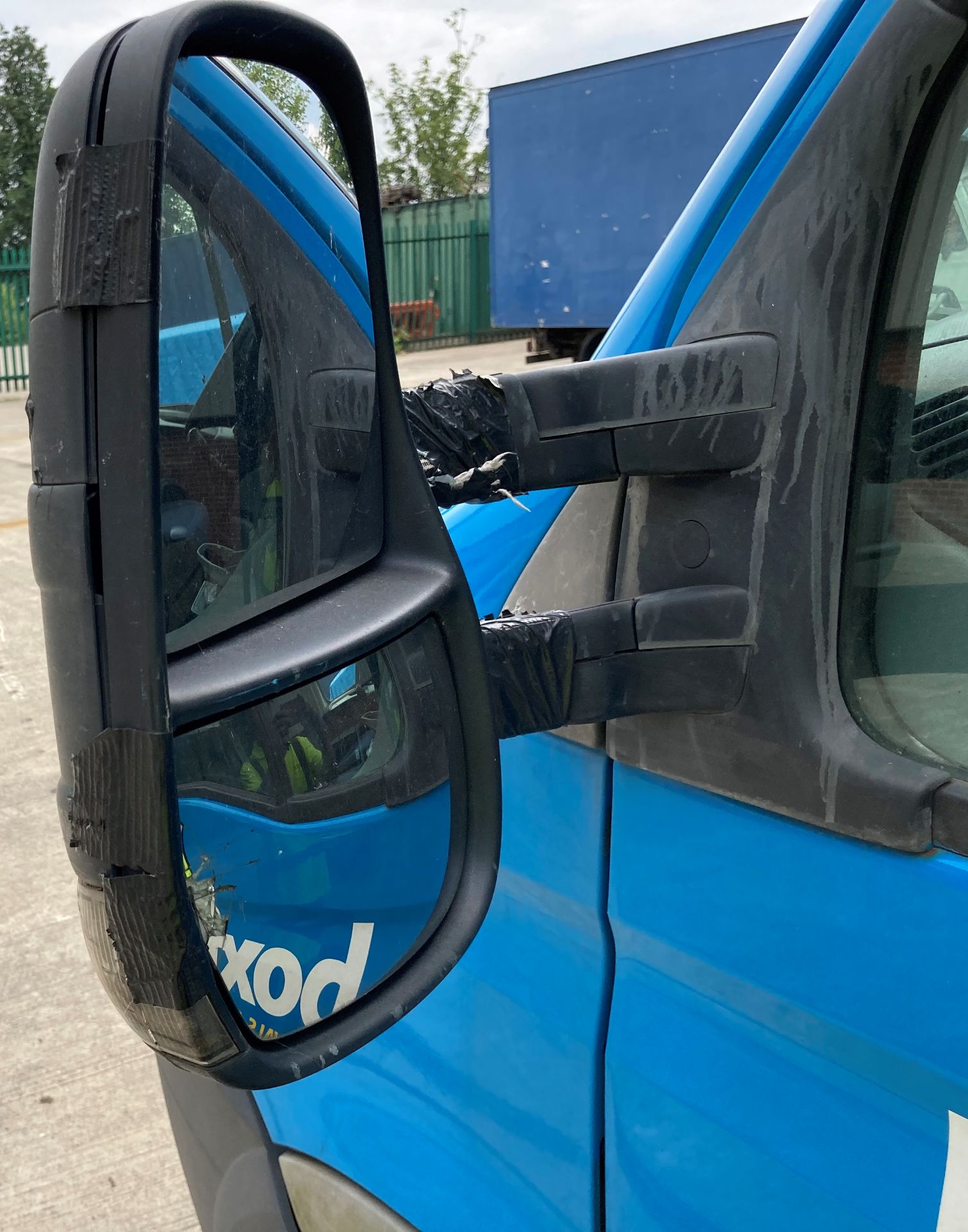ON INSTRUCTIONS OF AN ENFORCEMENT OFFICER IVECO DAILY 2.31 HPI BOX VAN - diesel - blue Reg. - Image 9 of 15