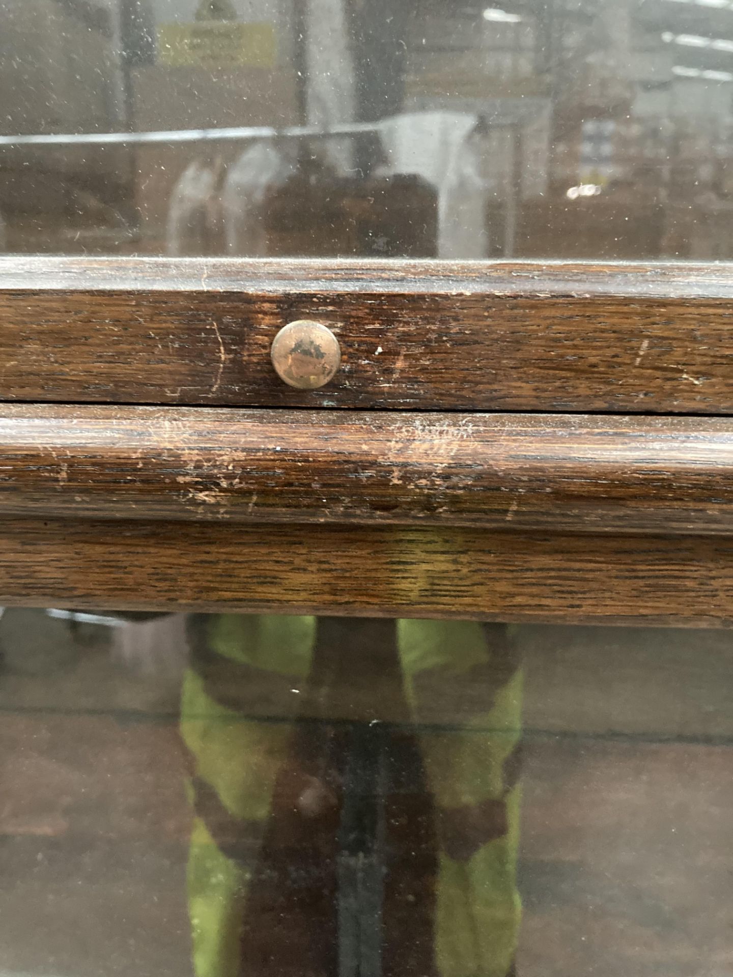 A GLOBE WERNICKE OAK STANDING BOOK CASE with five glazed sections over single door single drawer - Image 6 of 11