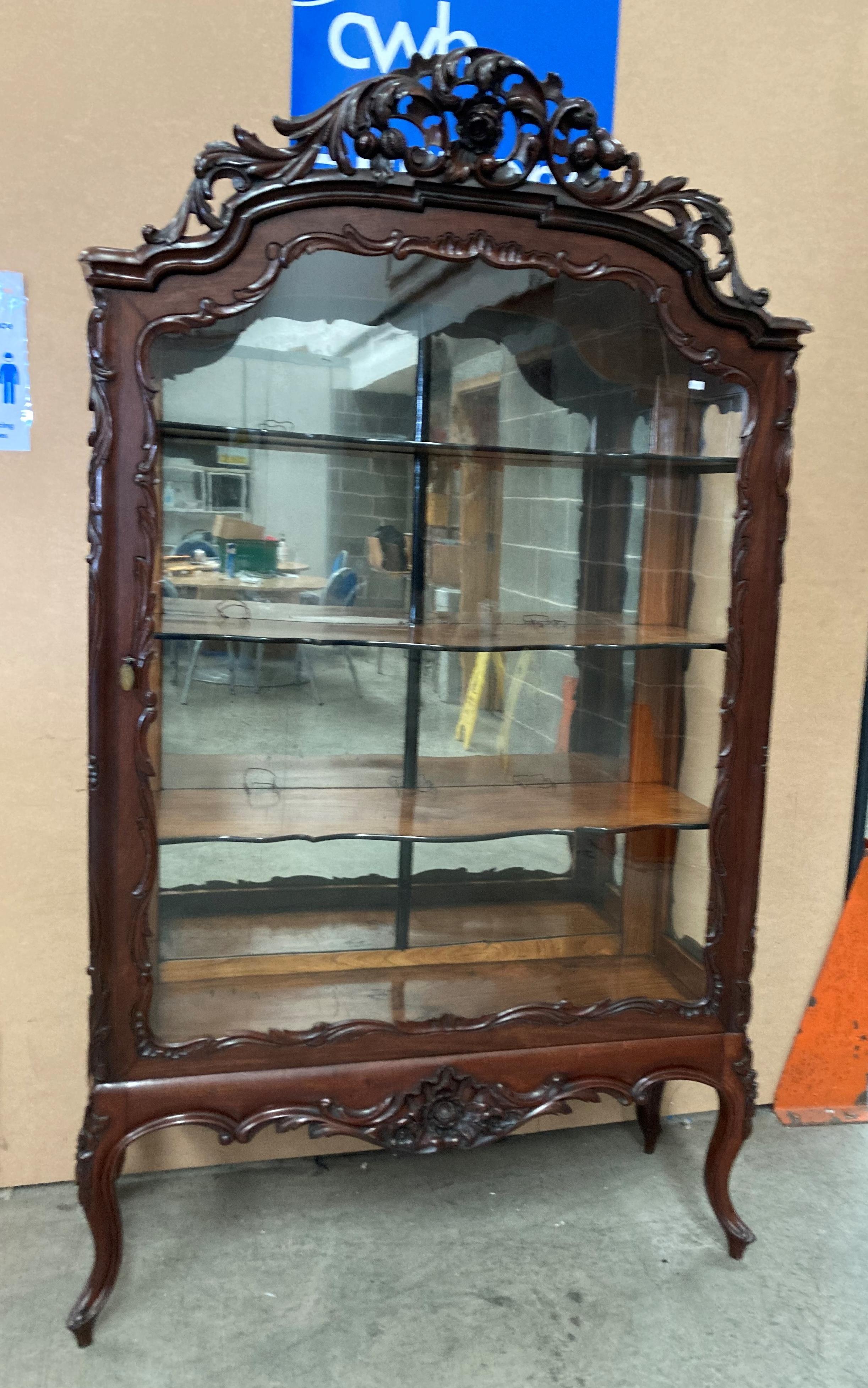 A LATE 19TH CENTURY CONTINENTAL CARVED MAHOGANY DISPLAY CABINET - four shelves mirrored back on - Image 2 of 2
