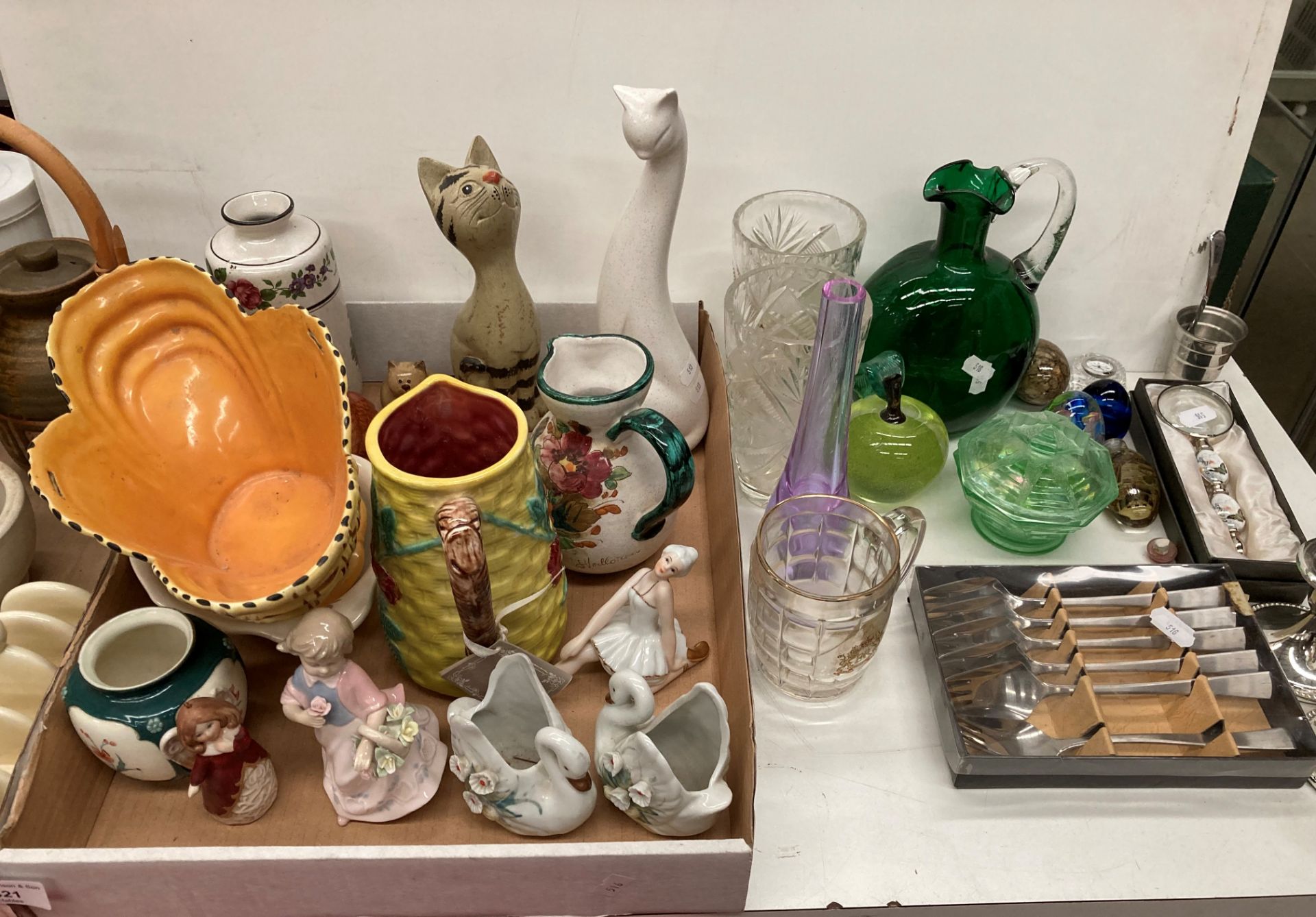 Contents to three box lids and corner of table - assorted ornaments, glassware, - Image 2 of 4