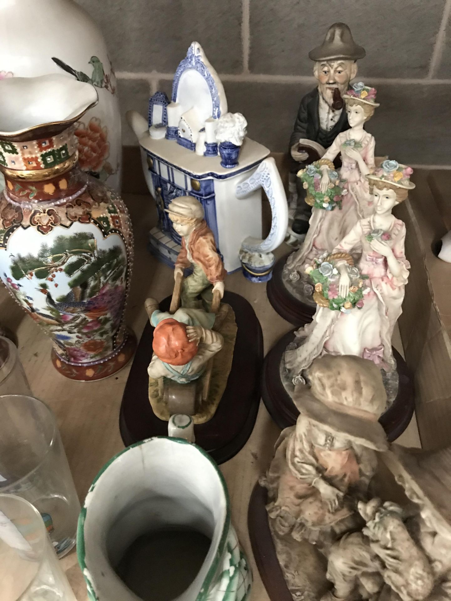 30 items; pair of Chinese vases, toby jug, Wade Disney dog, - Image 3 of 4