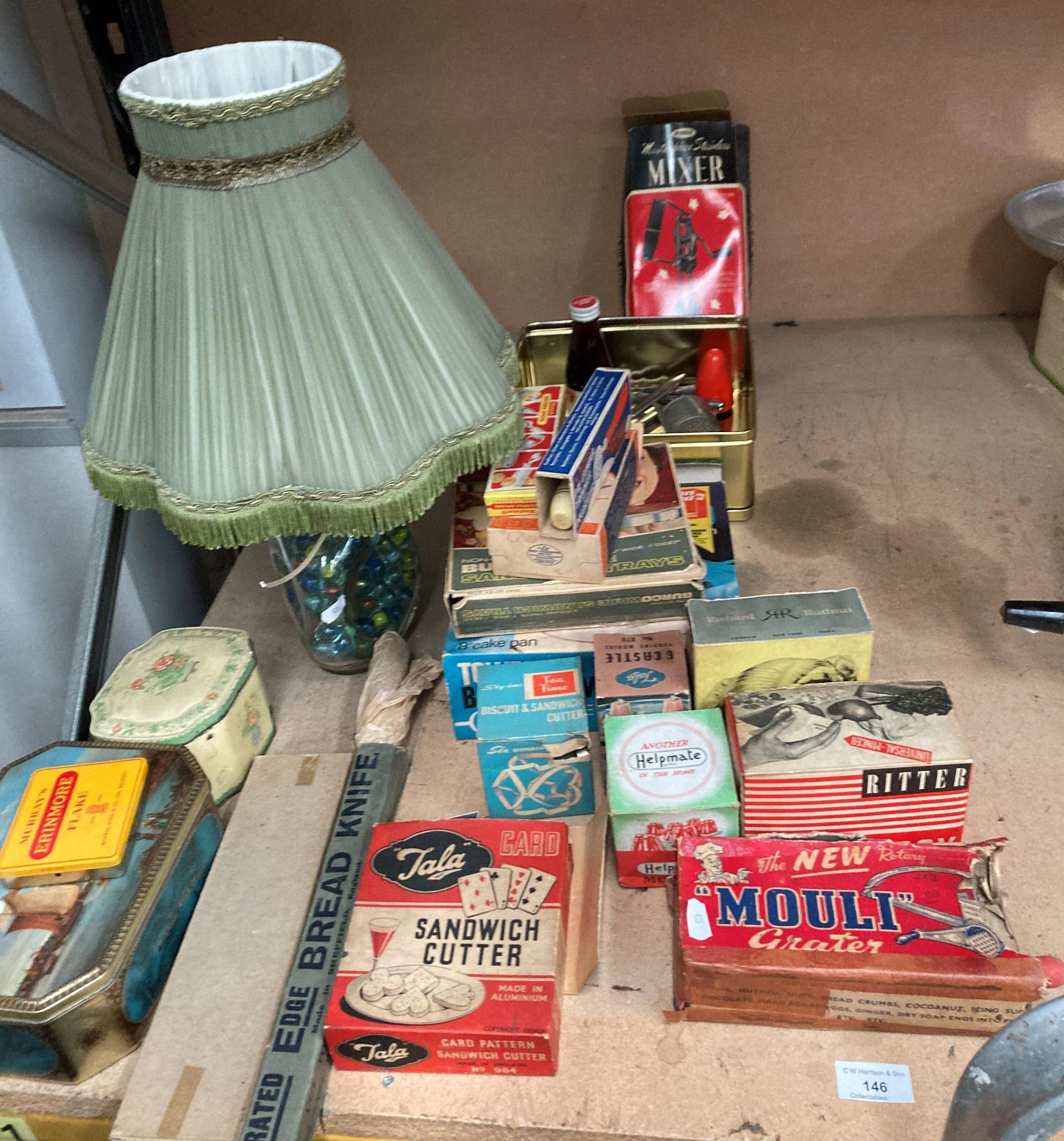 Contents to end of rack vintage Kitchenalia including many boxed items 'Tala' card pattern sandwich