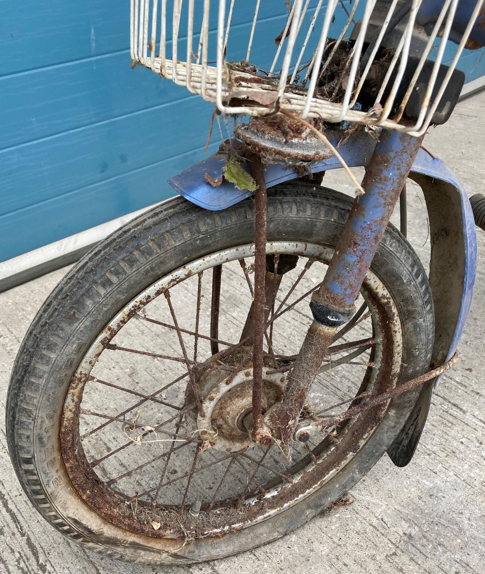 HONDA EXPRESS 49cc MOPED - Petrol - Blue. BARN FIND - From a deceased estate. Reg No: GWW 775T. - Image 6 of 10