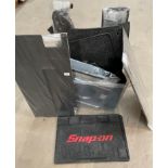 Pair of Snap-on rubber mats for cabinet tops,