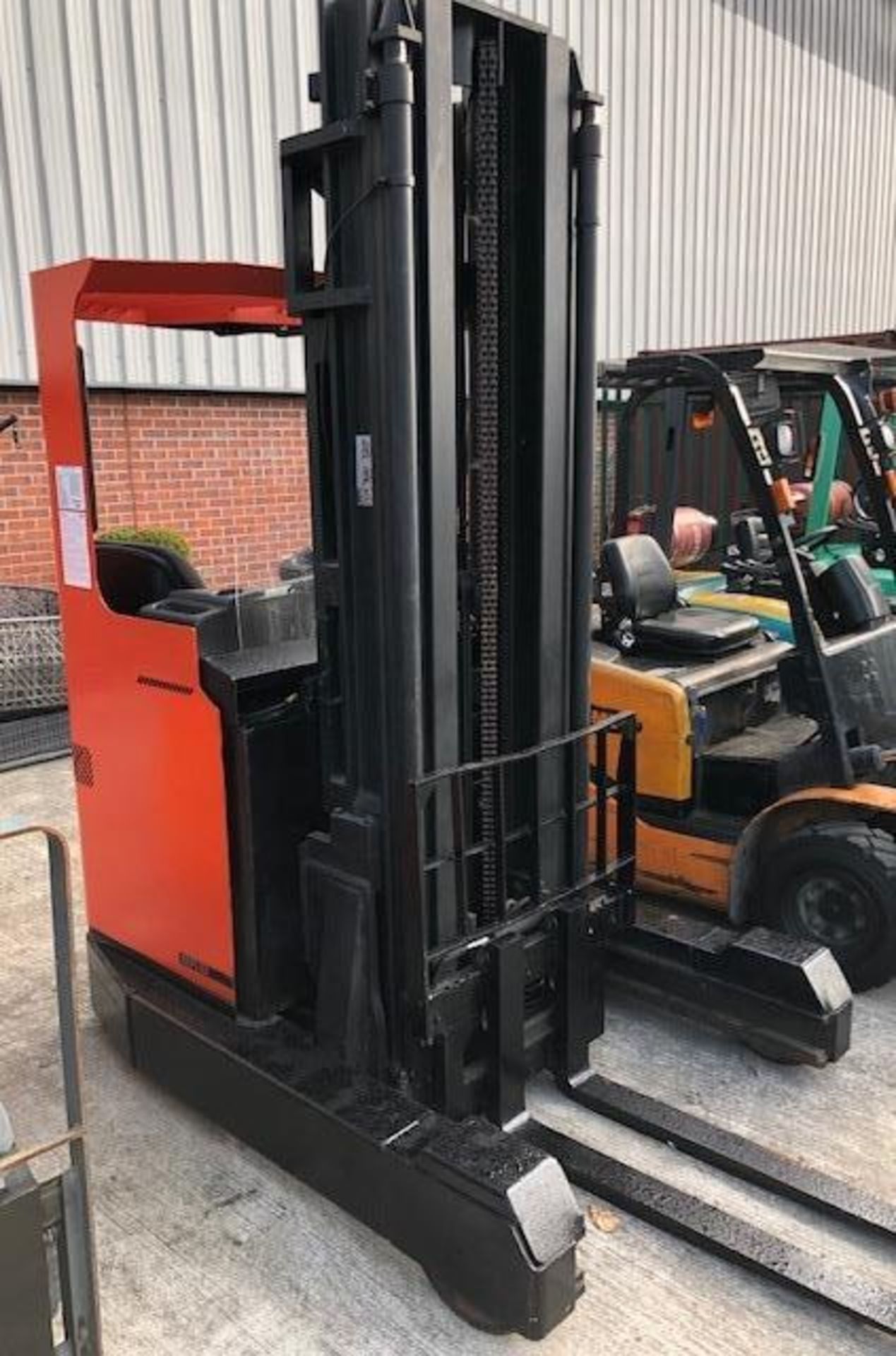 A BT ROLATRUC RRB7 ELECTRIC REACH TRUCK - colour orange. - Image 4 of 4