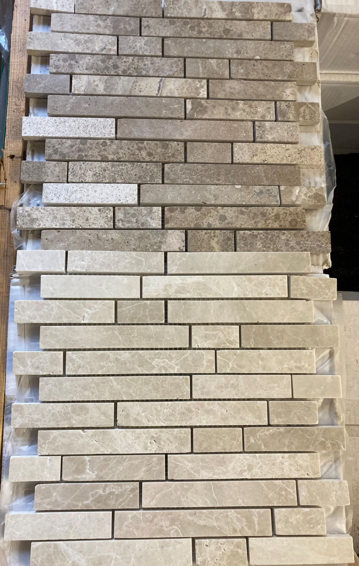 47 x packs of 10 Rosoni beige and tiramisu vein cut linear 1 brushed mosaic tiles - 30.5 x 30.