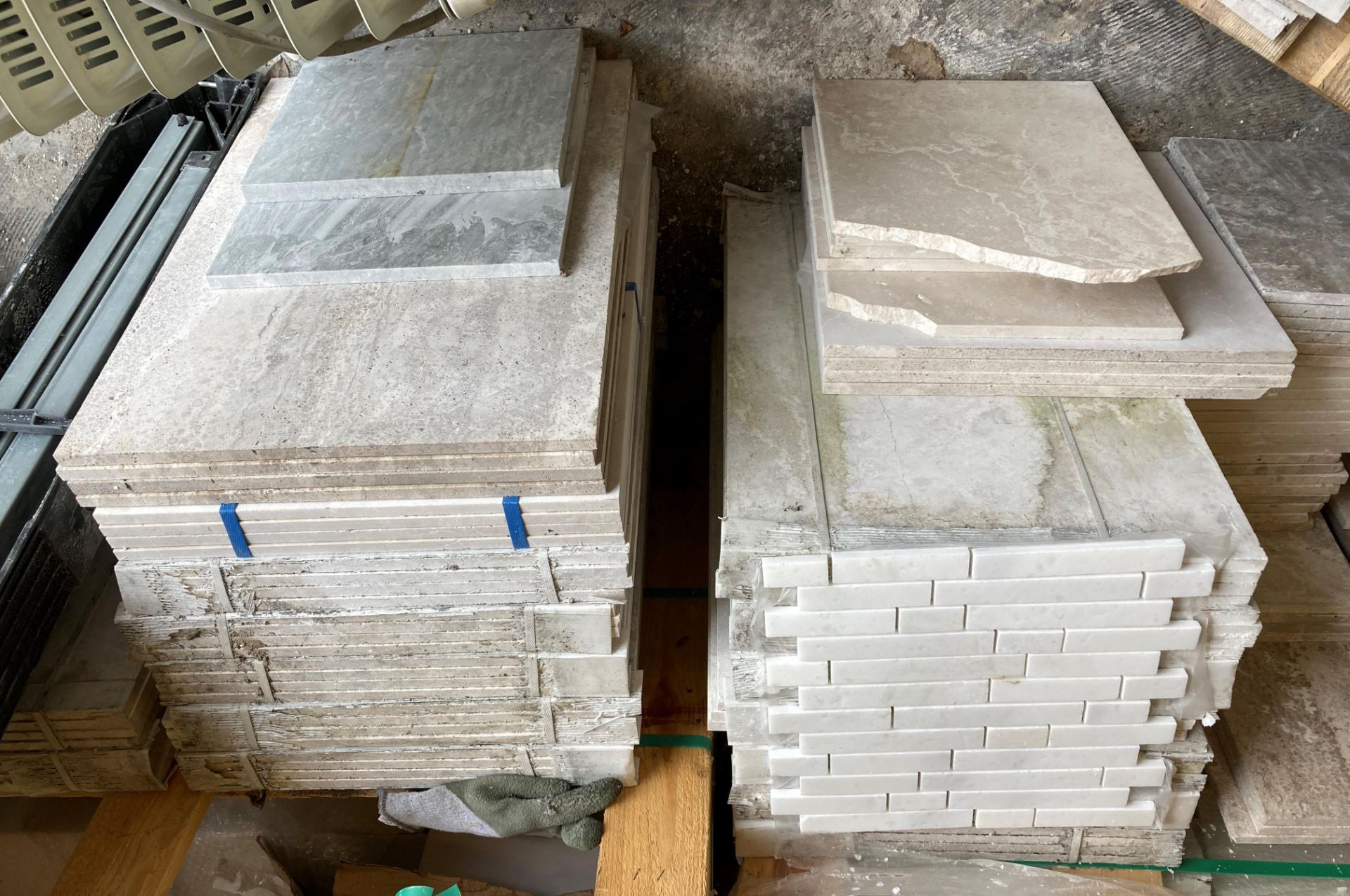 17 x packs of assorted 40 x 60cm marble tiles