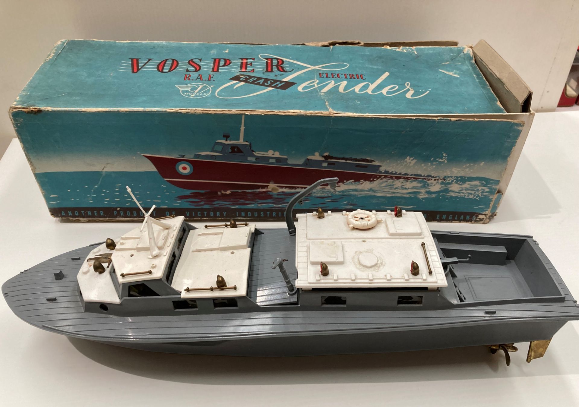 Vosper RAF Electric Crash Tender by V Models (boxed, - Image 2 of 3