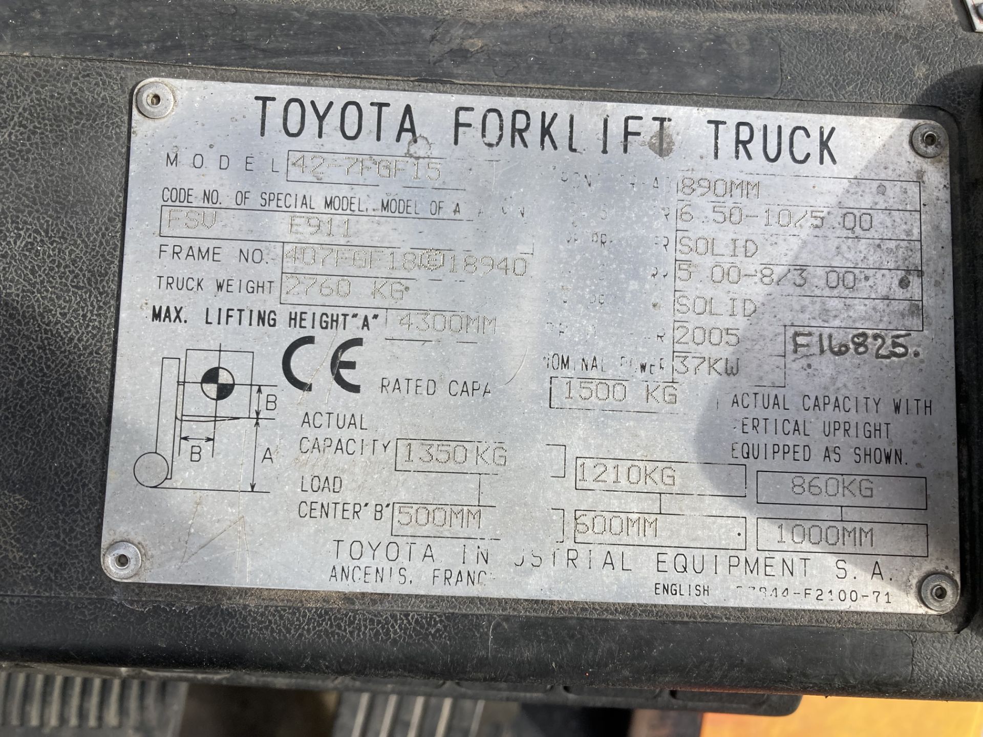 TOYOTA 1.5 tonne gas forklift truck model no: 42-7FGF15 - side shift - orange/grey. - Image 4 of 7
