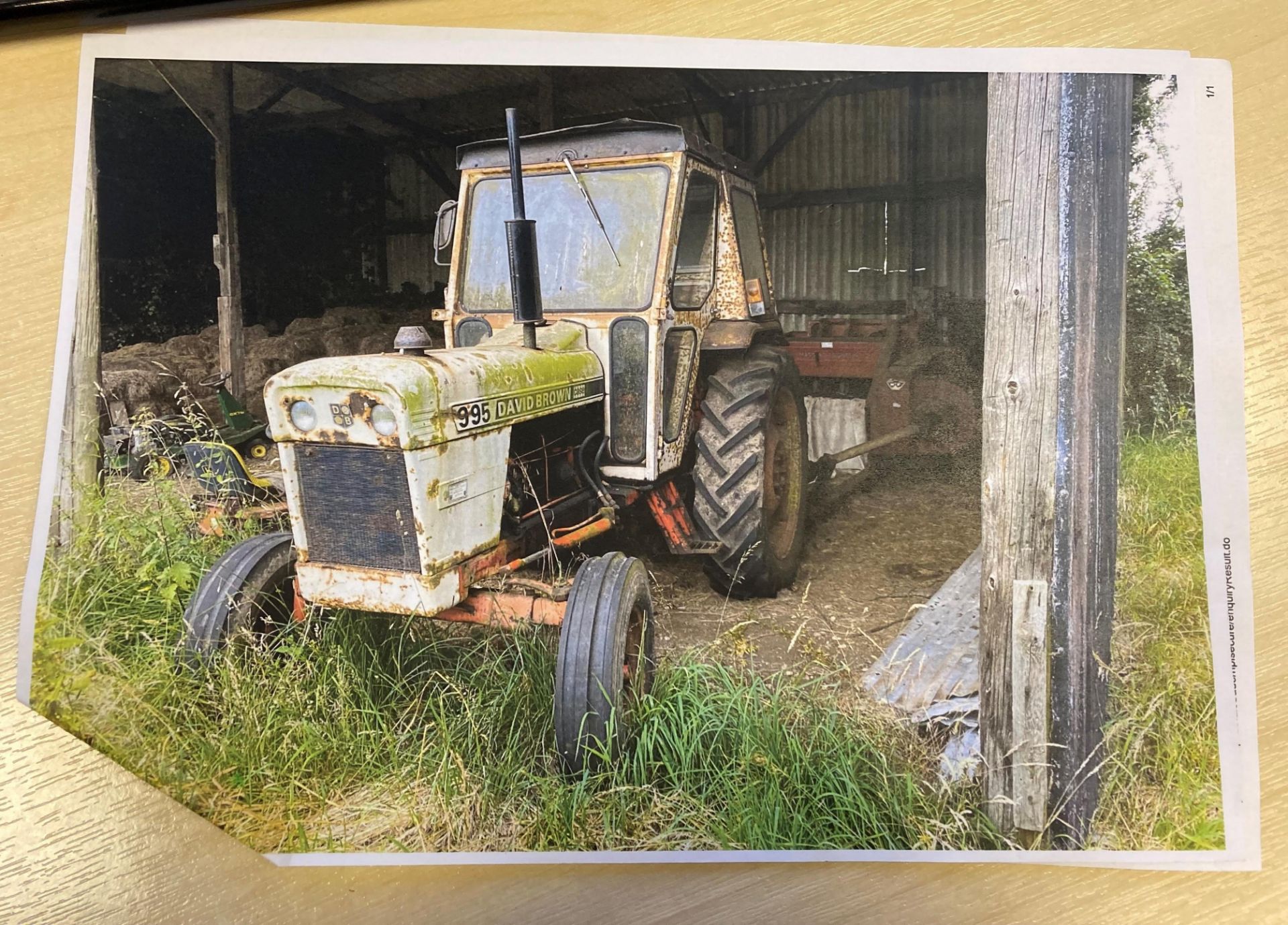 DAVID BROWN 995 CASE AGRICULTURAL TRACTOR complete with cab - White and red. From a deceased estate. - Image 10 of 16