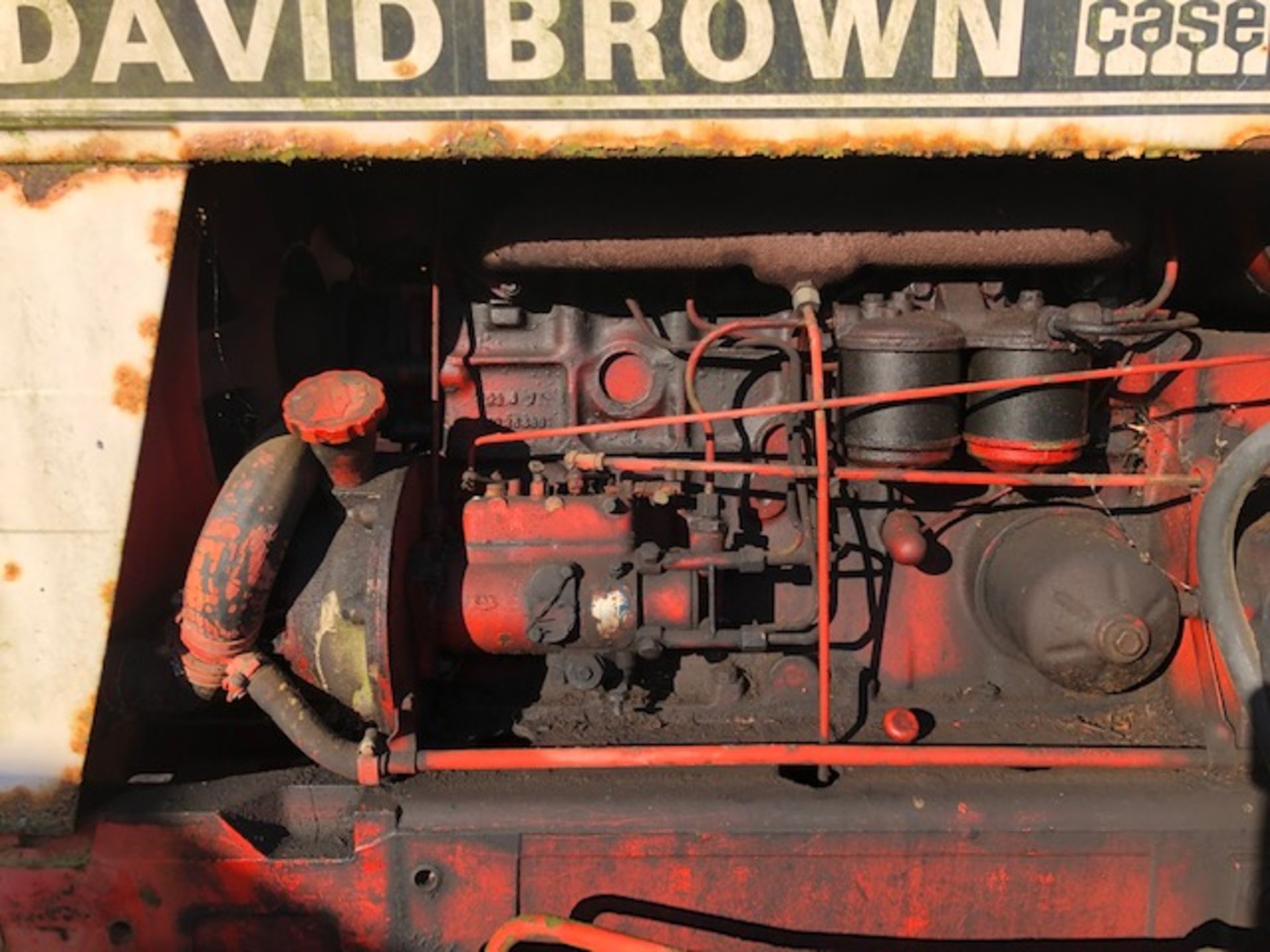 DAVID BROWN 995 CASE AGRICULTURAL TRACTOR complete with cab - White and red. From a deceased estate. - Image 12 of 16