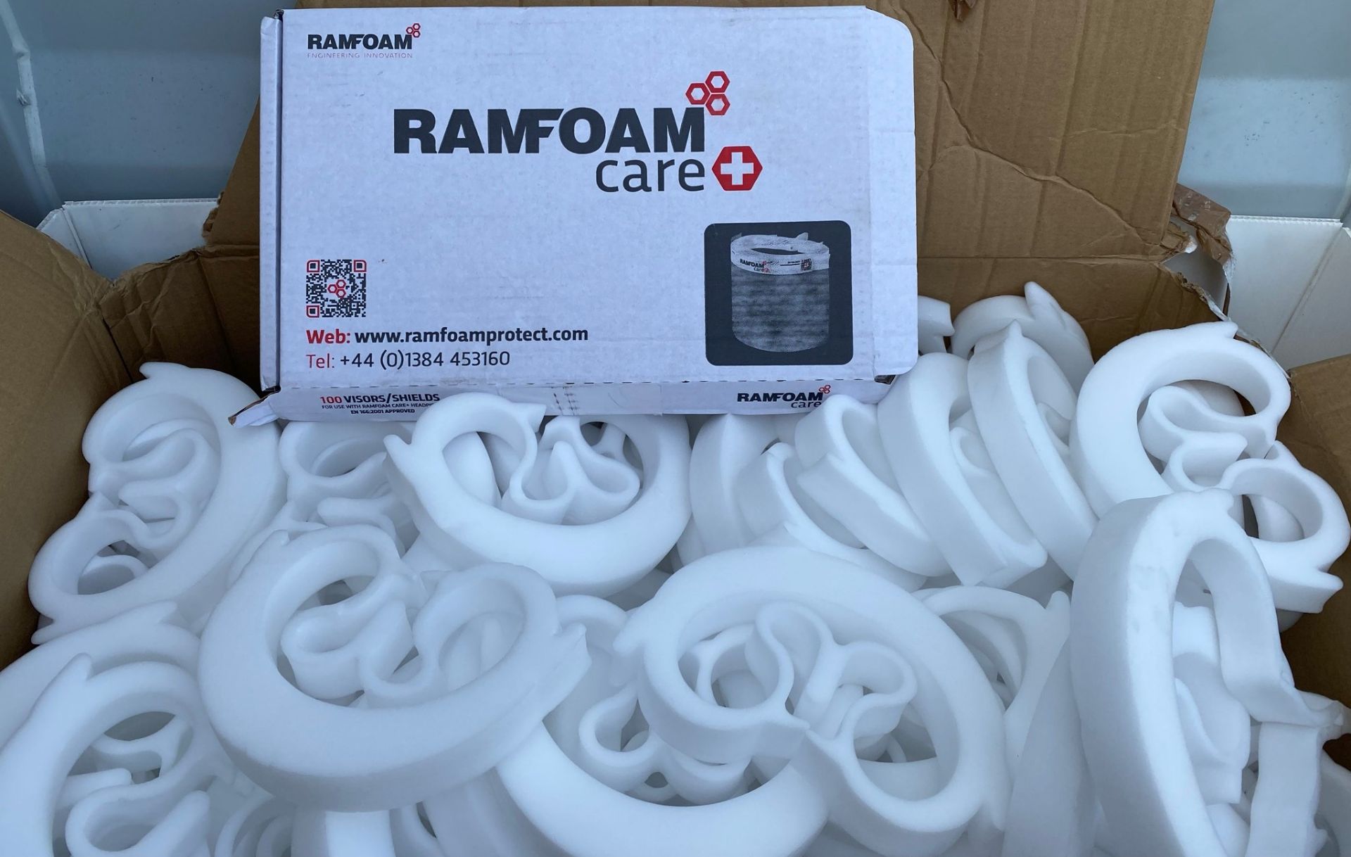 Contents to box 100 x Ramfoam Care+ Medical Visors - Product ref. - Image 2 of 4
