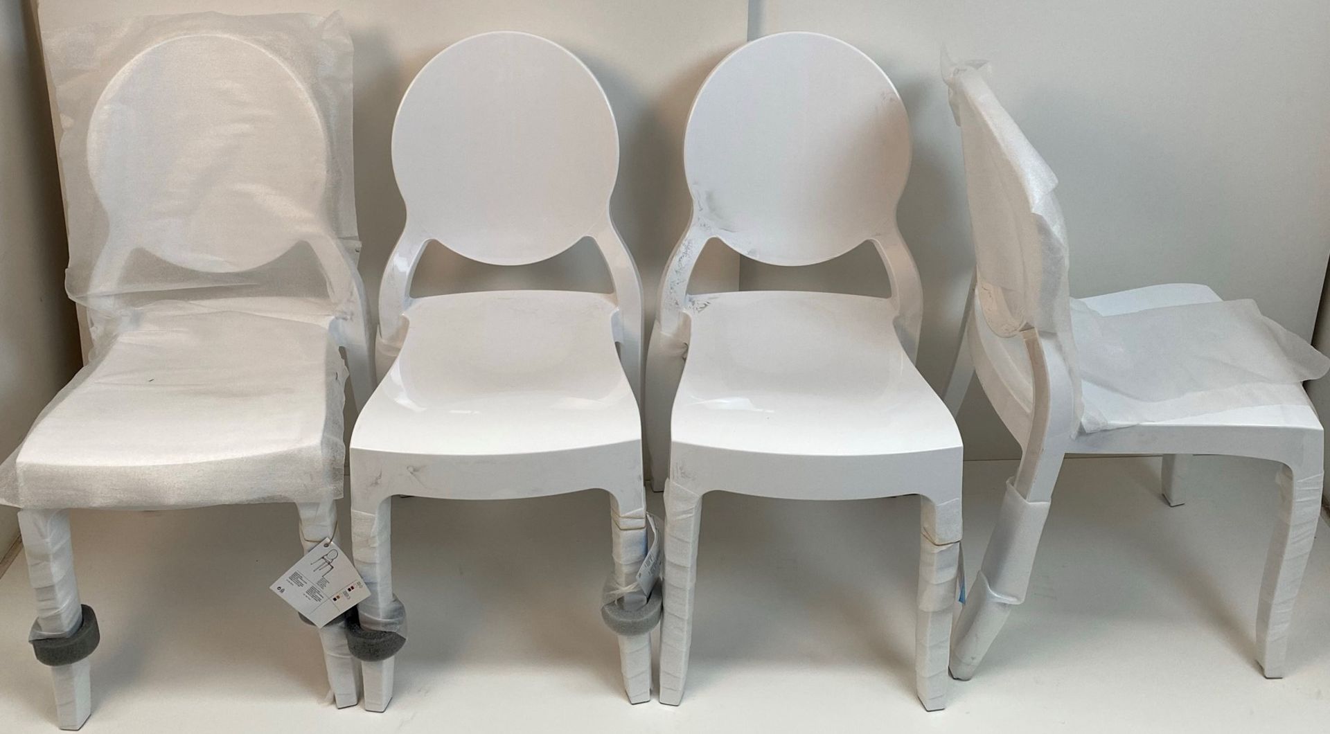 4 x Siesta Elizabeth Glossy White Stacking Chairs - (Boxed)
