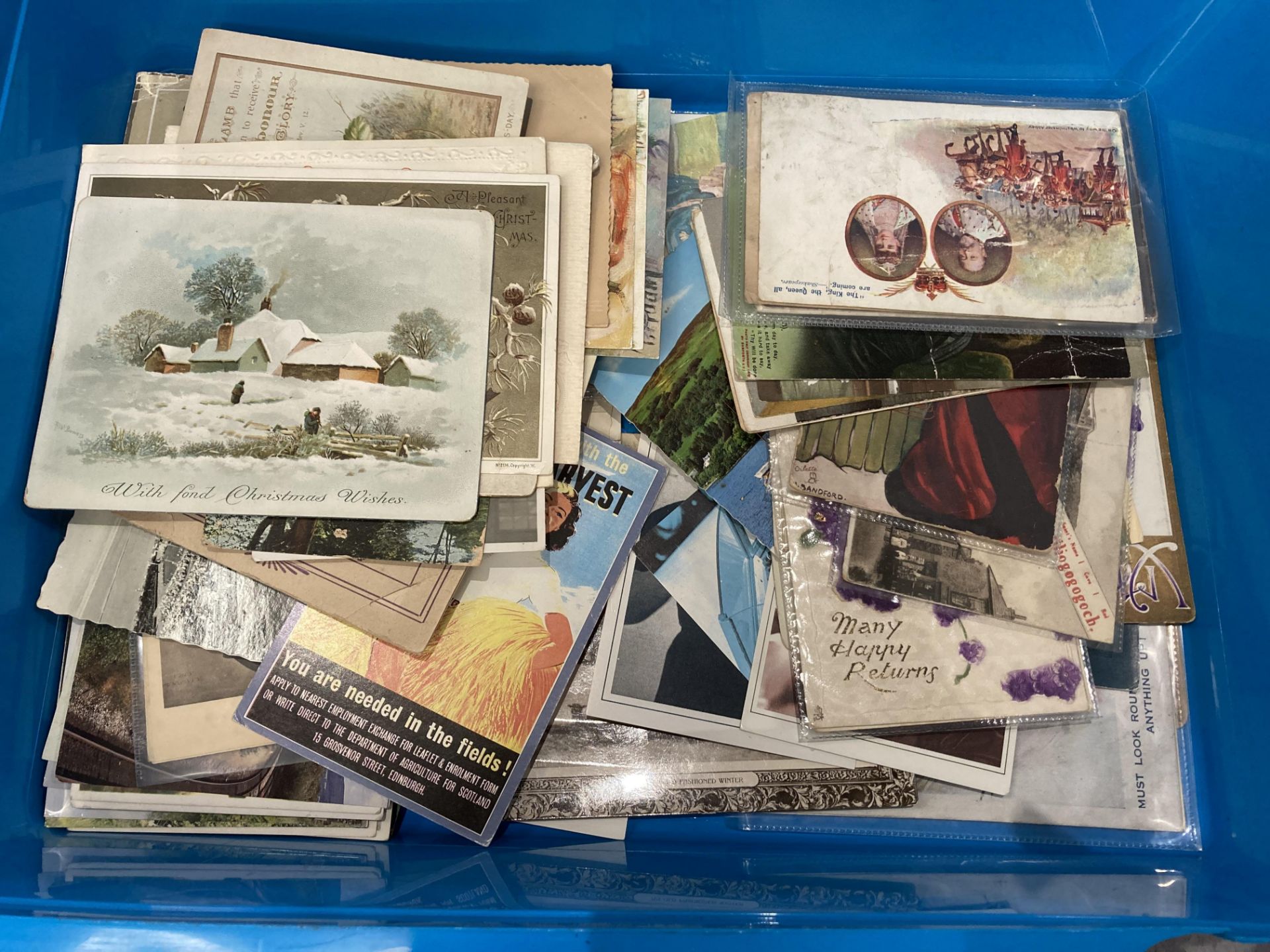 Contents to blue plastic tray - 130 plus assorted postcards, old and modern, sentimental, humorous, - Image 3 of 6