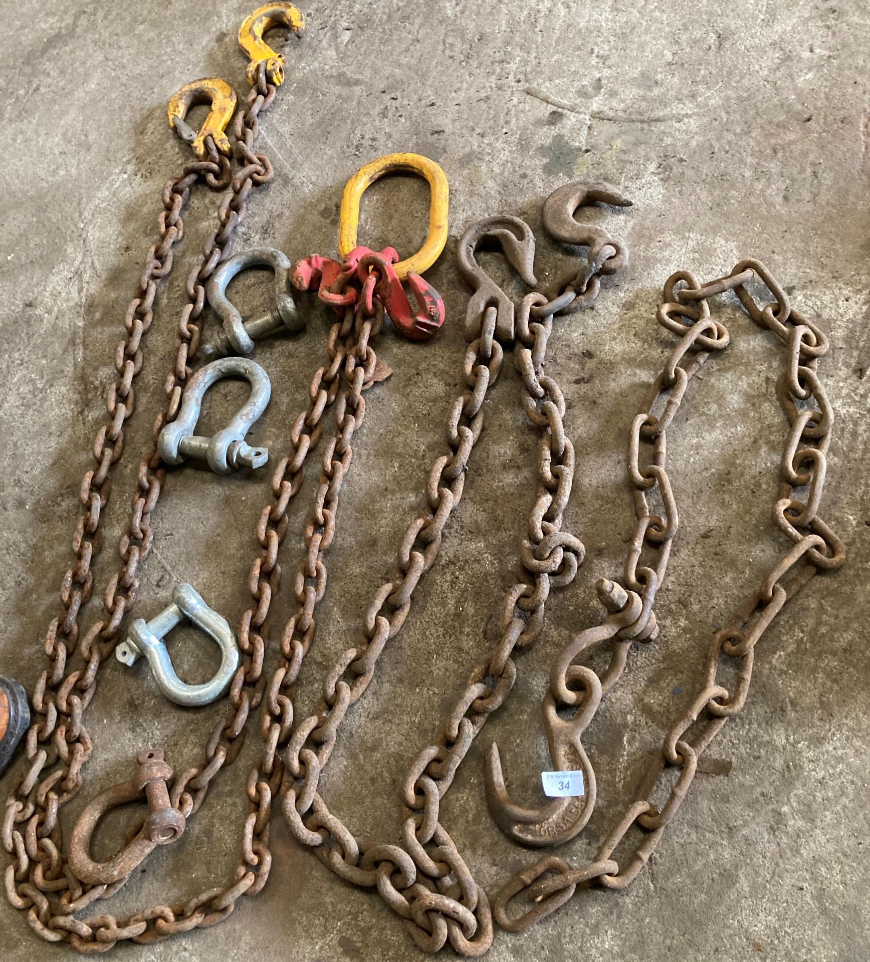 3 x sets of chains and 4 x D links