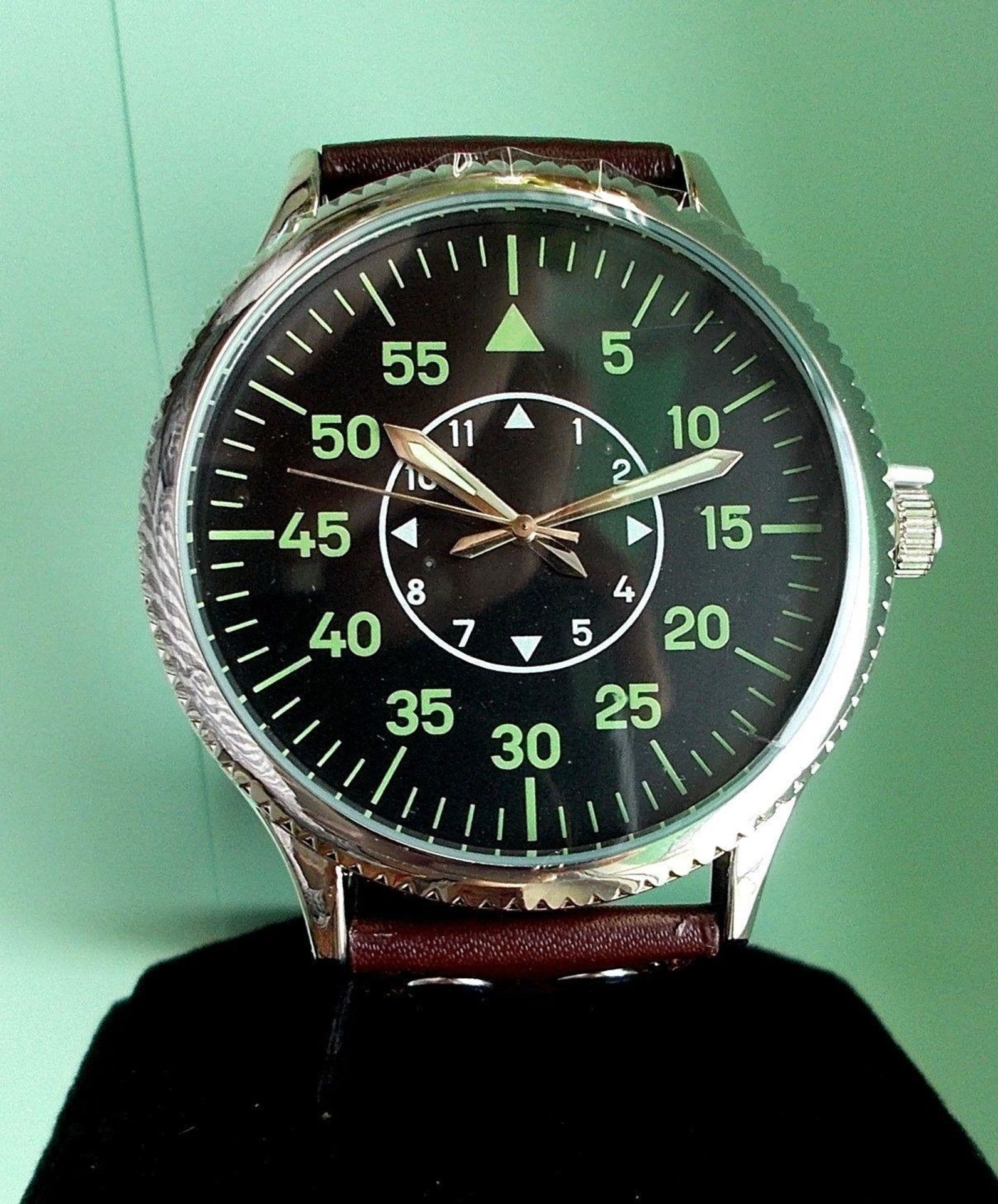 Gents Luftwaffe Aviator 1940s World War II Watch in Presentation Box