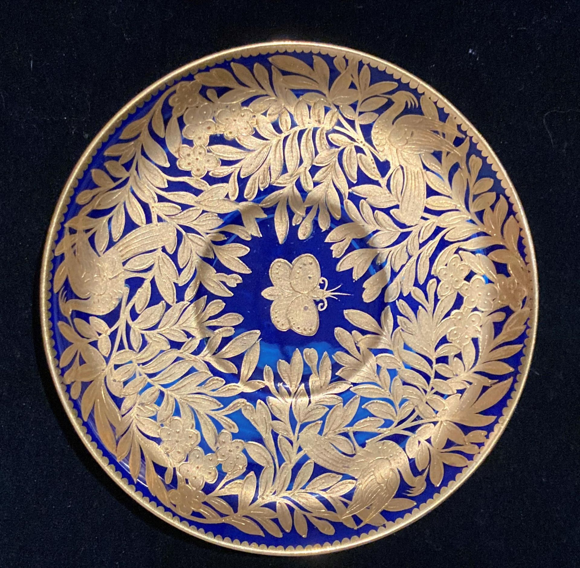 A Derby blue and gilt patterned cup and saucer - Image 5 of 5