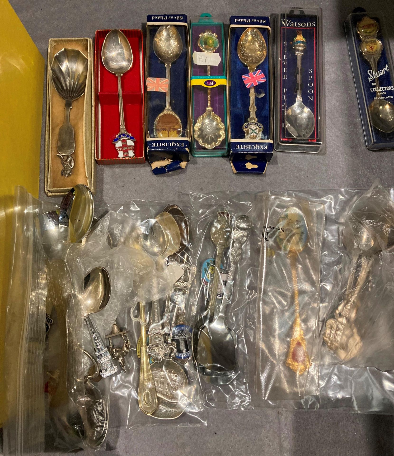 Contents to yellow box - large quantity of silvered plated and other souvenir teaspoons - mainly - Image 3 of 3