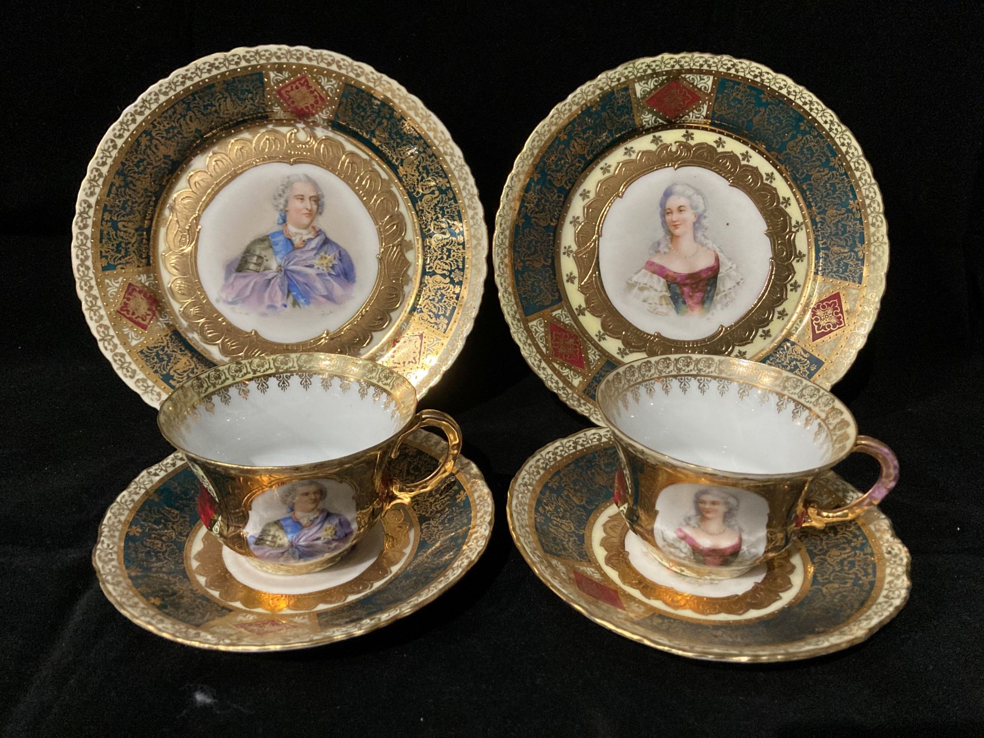 A Royal Vienna service of twelve cups and saucers, twelve side plates and two large plates, - Image 5 of 21