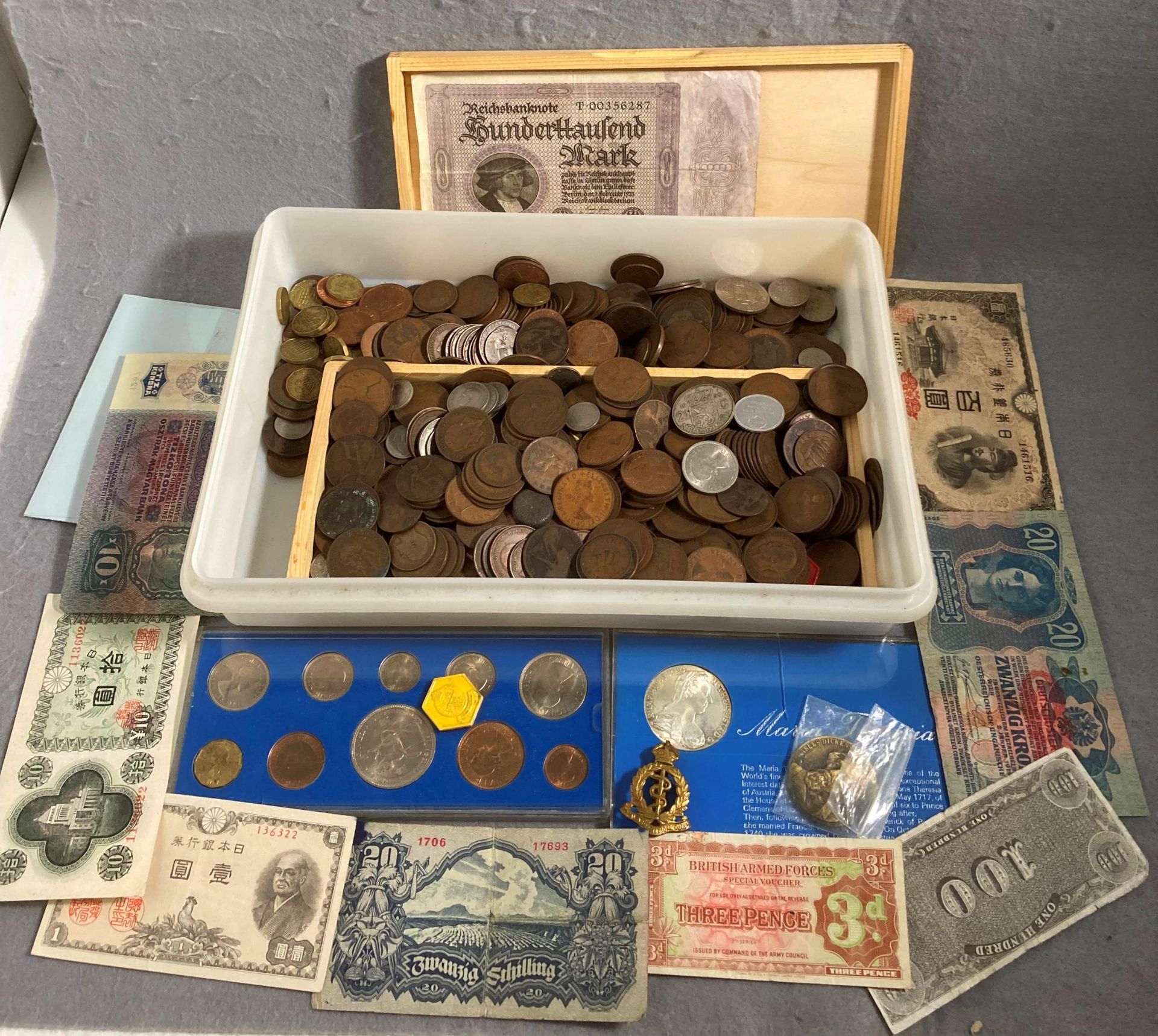 Contents to tray a large quantity of old pennies from Victoria to pre decimal, - Image 2 of 3