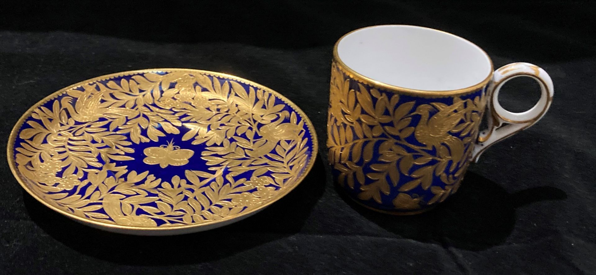 A Derby blue and gilt patterned cup and saucer - Image 4 of 5