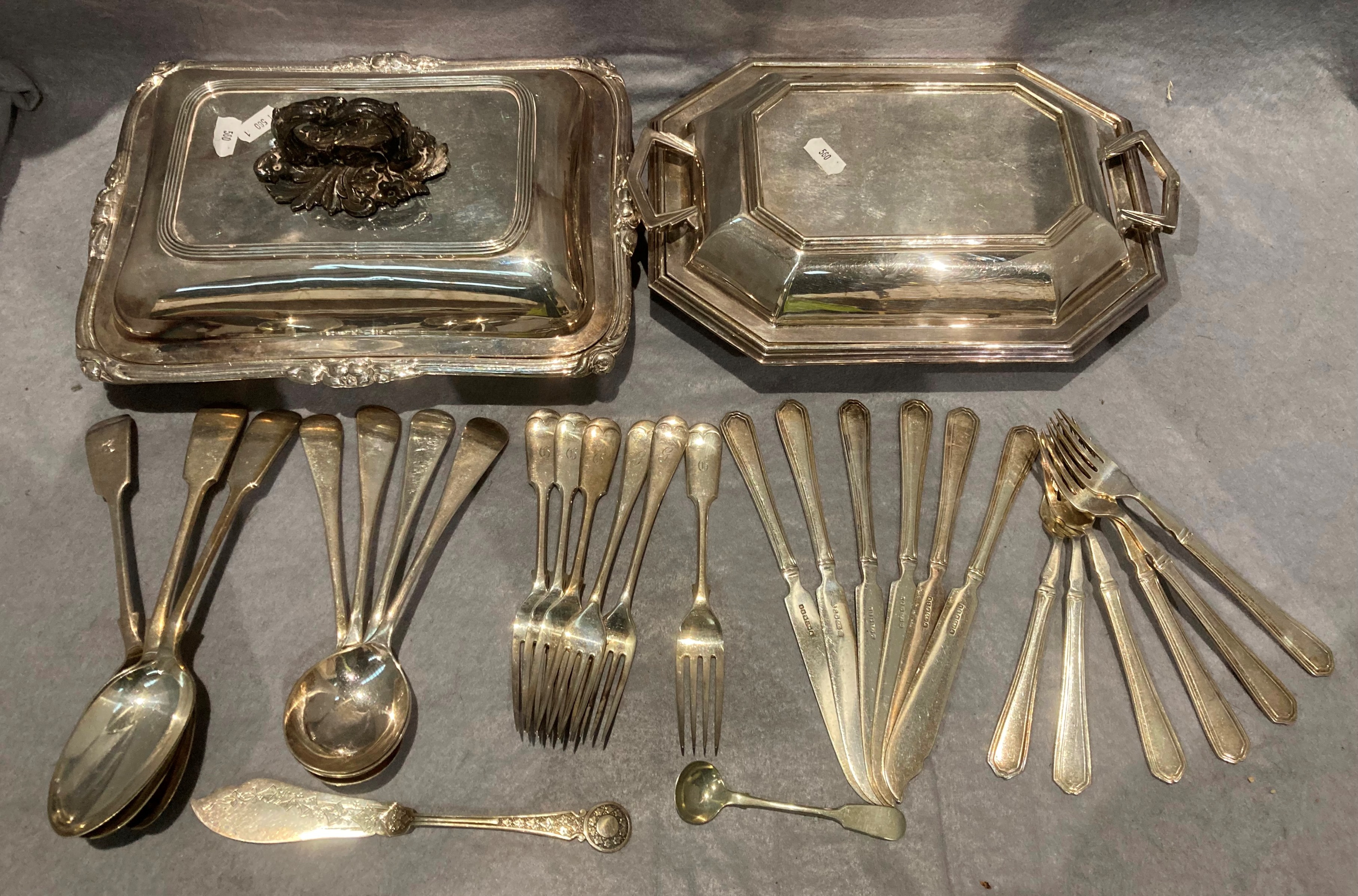 Two silver plated entree dishes and a quantity of plated cutlery in a green roll - Image 2 of 5