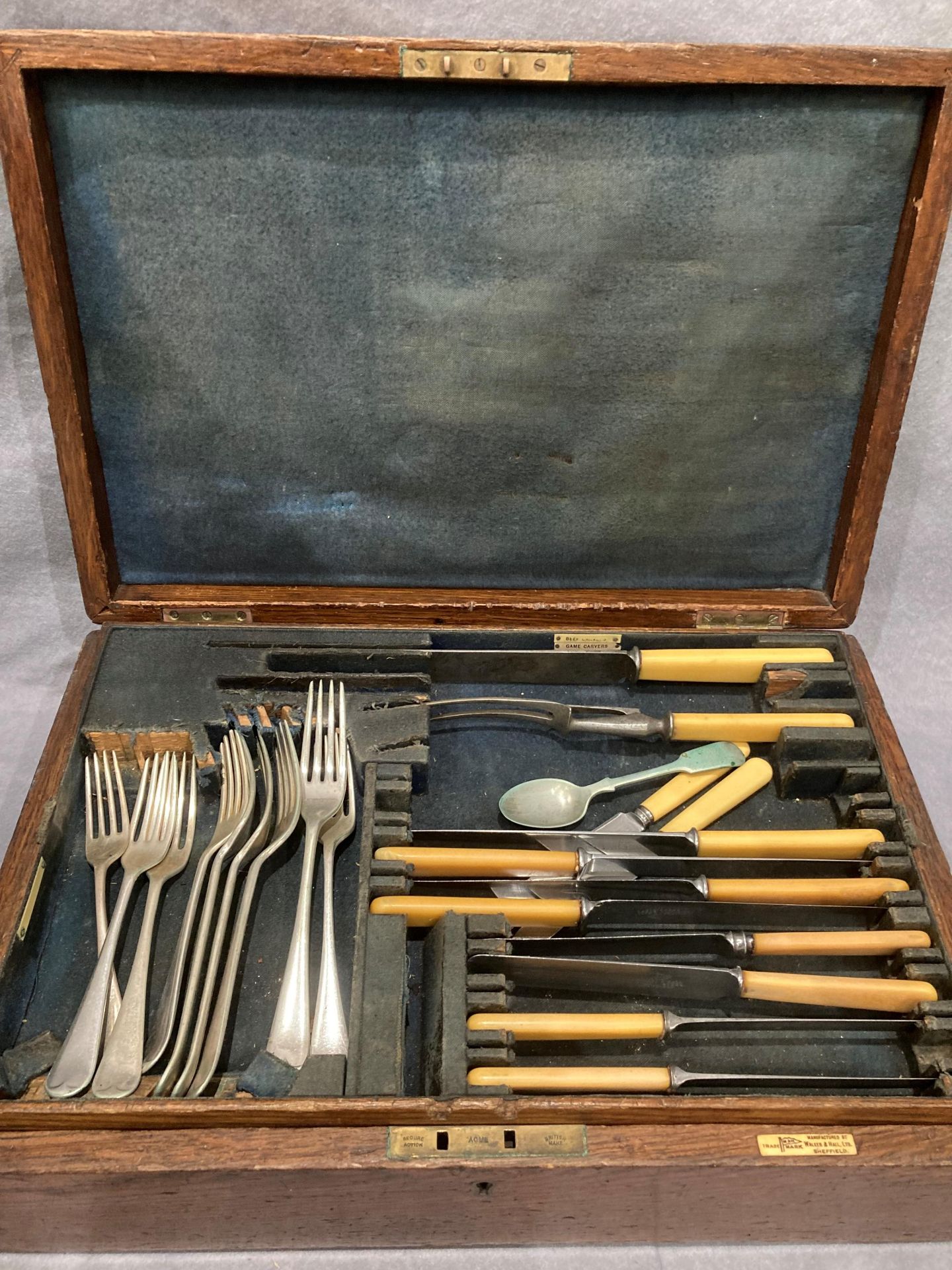 A Walker & Hall Ltd oak cutlery canteen containing approximately forty-four pieces of mixed cutlery - Image 2 of 6