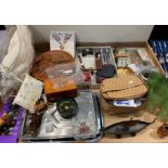 Contents to tray -wood bowls, lemonade glasses, small knife in sheath, two Papermate pens,