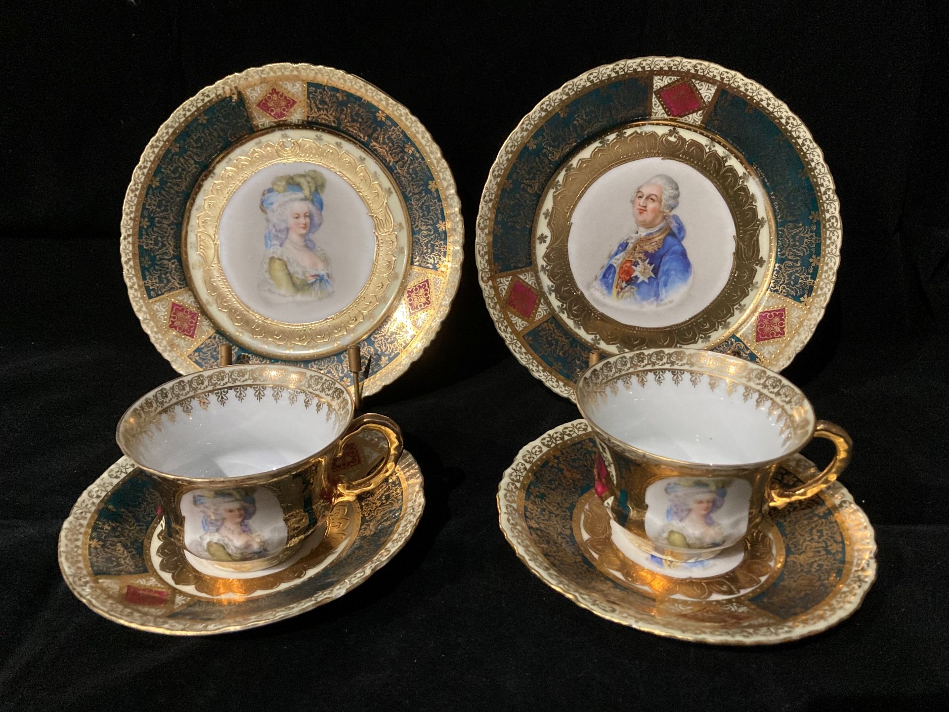 A Royal Vienna service of twelve cups and saucers, twelve side plates and two large plates, - Image 10 of 21