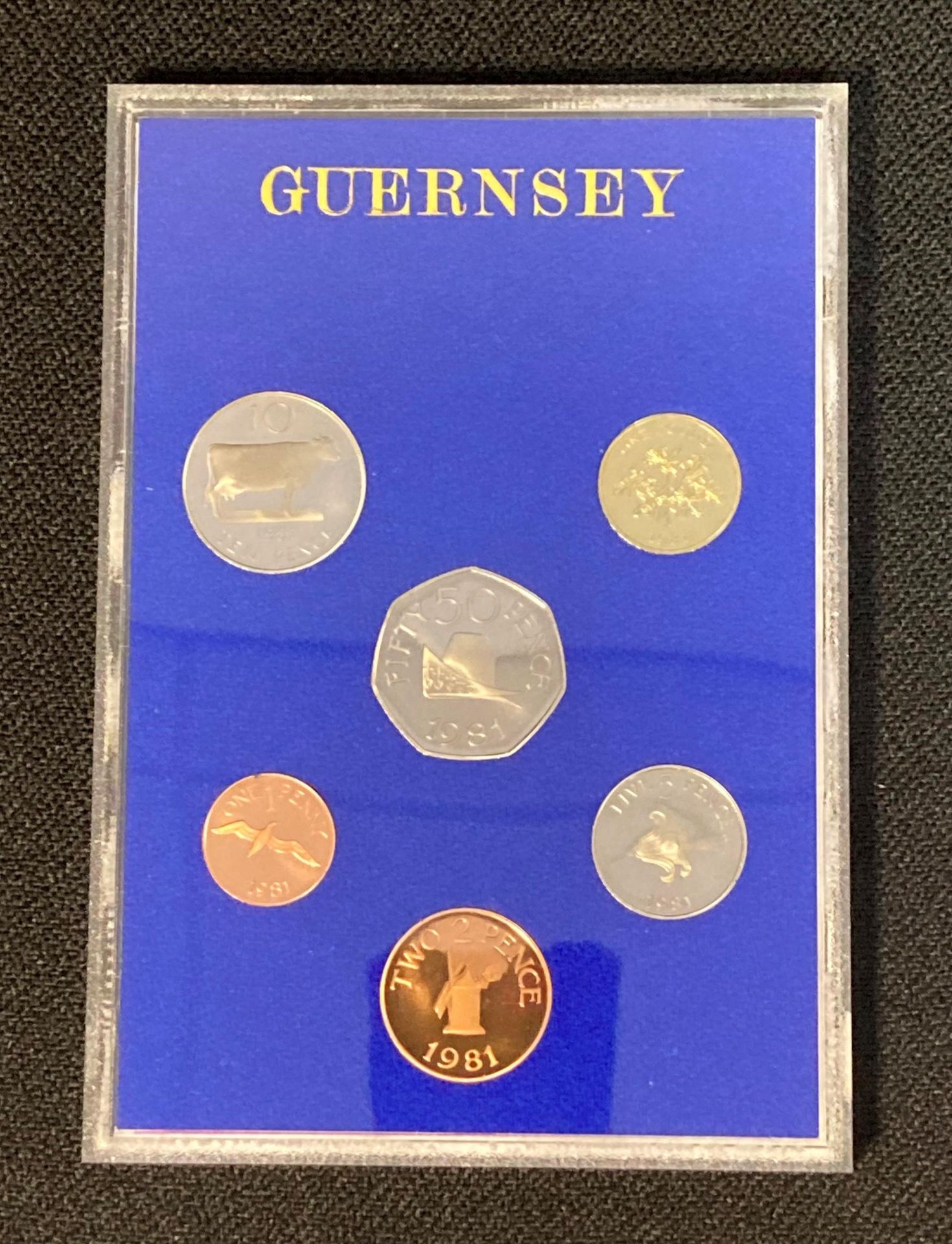 A Royal Mint Coinage of Guernsey 1981 proof set in original blue envelope and sealed plastic case - Image 3 of 3