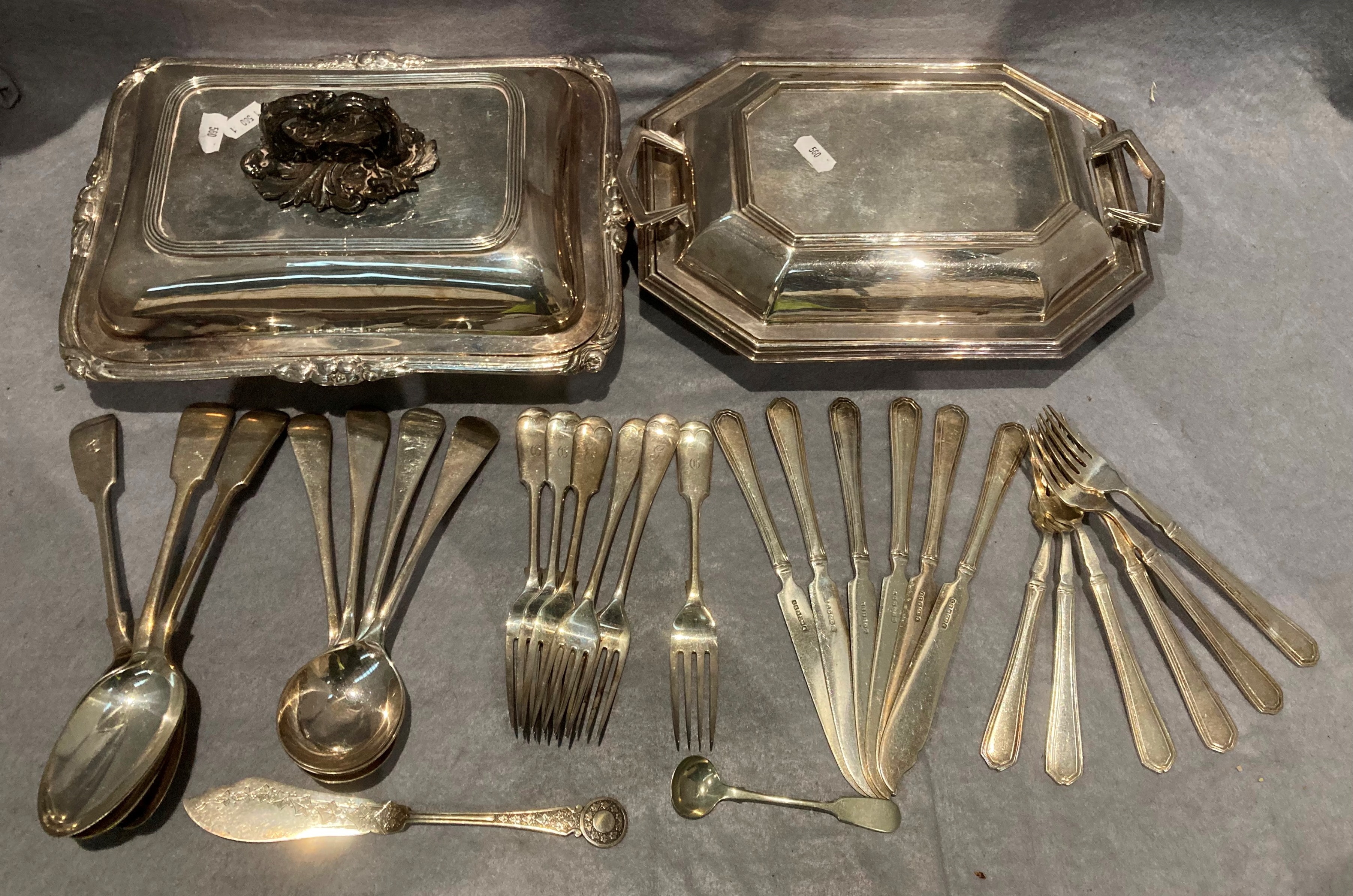 Two silver plated entree dishes and a quantity of plated cutlery in a green roll - Image 3 of 5
