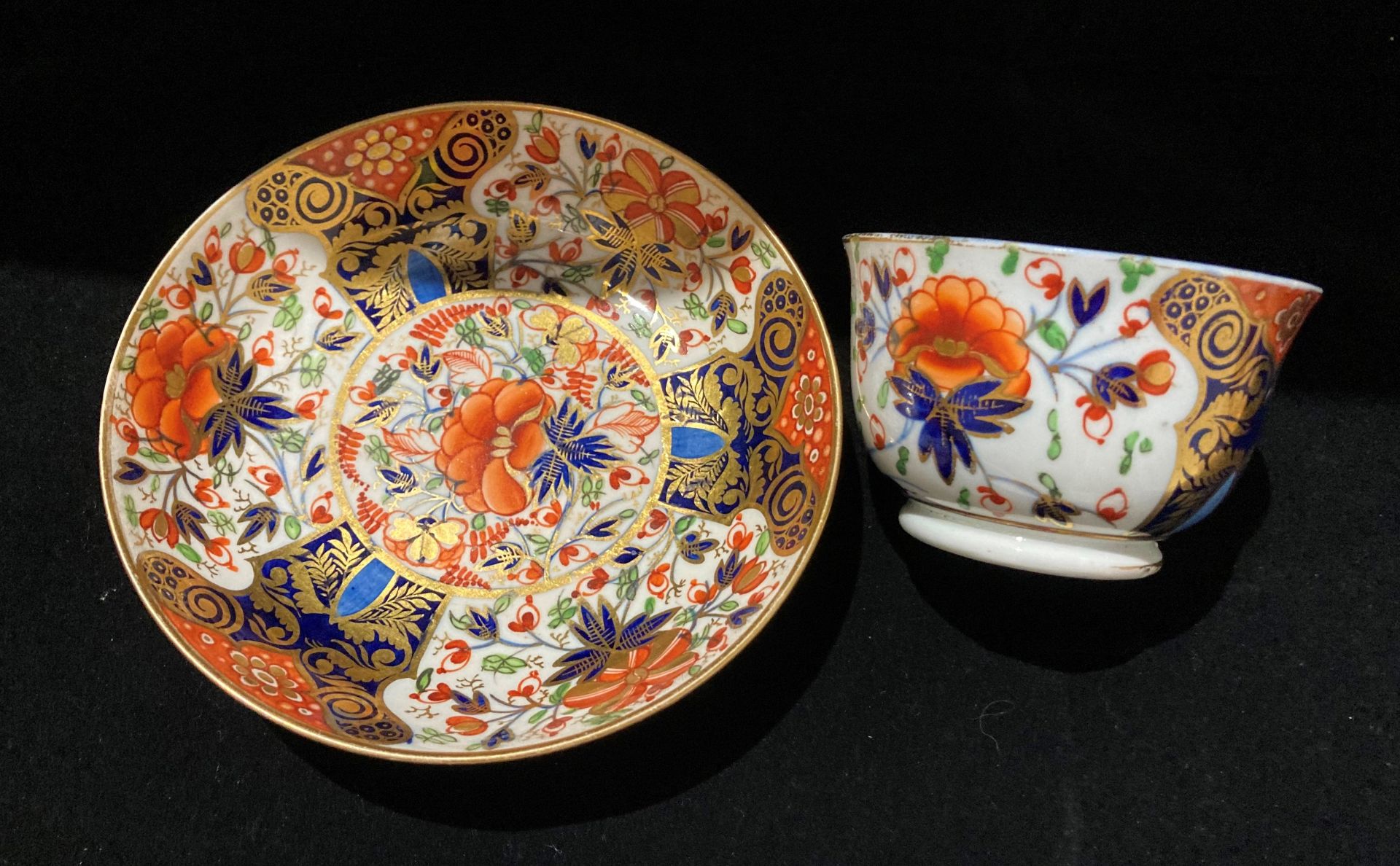 A Derby Imari patterned early 19th century cup and saucer - Image 3 of 4