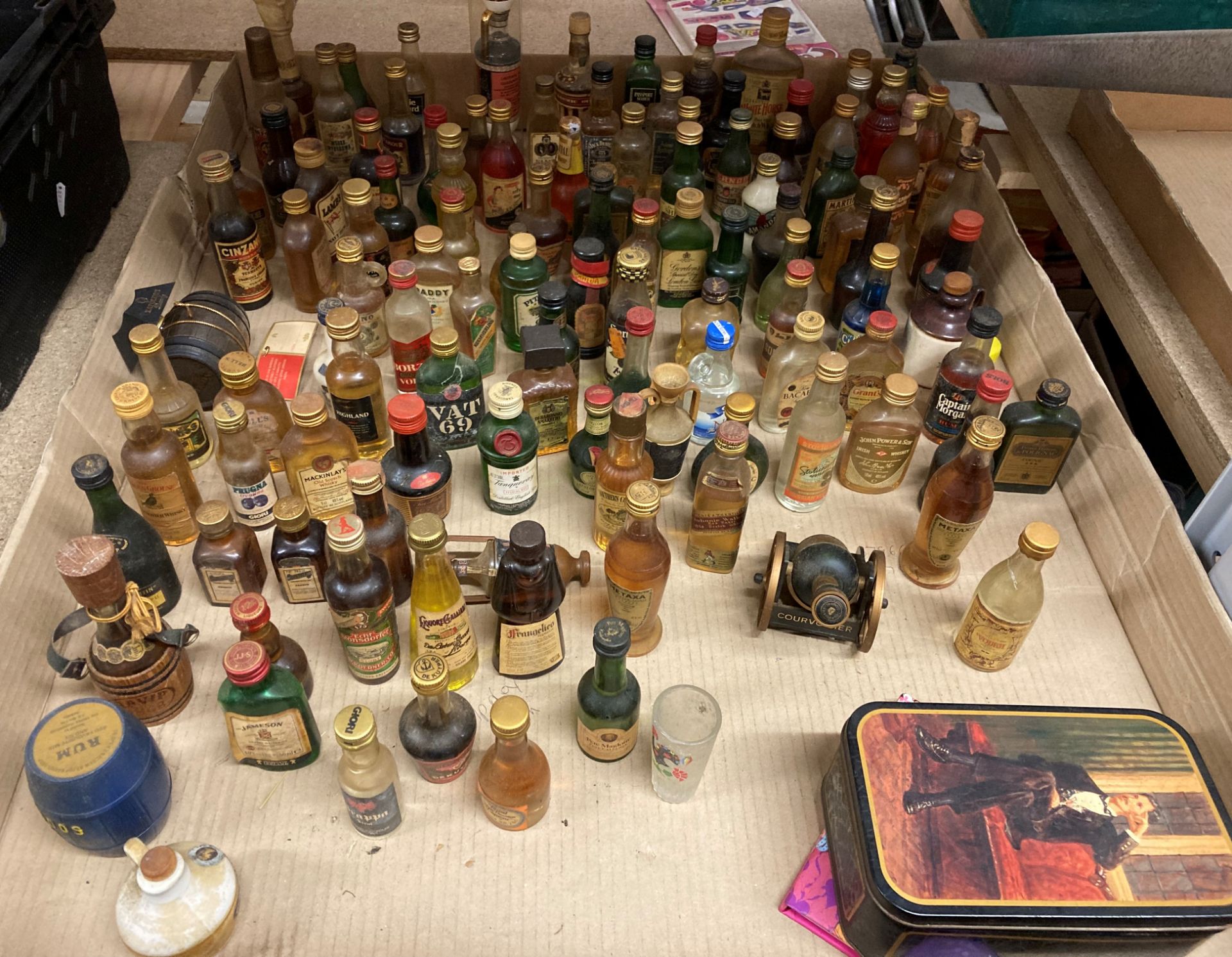 Contents to tray - large collection of mainly full but some part full miniature and novelty bottles