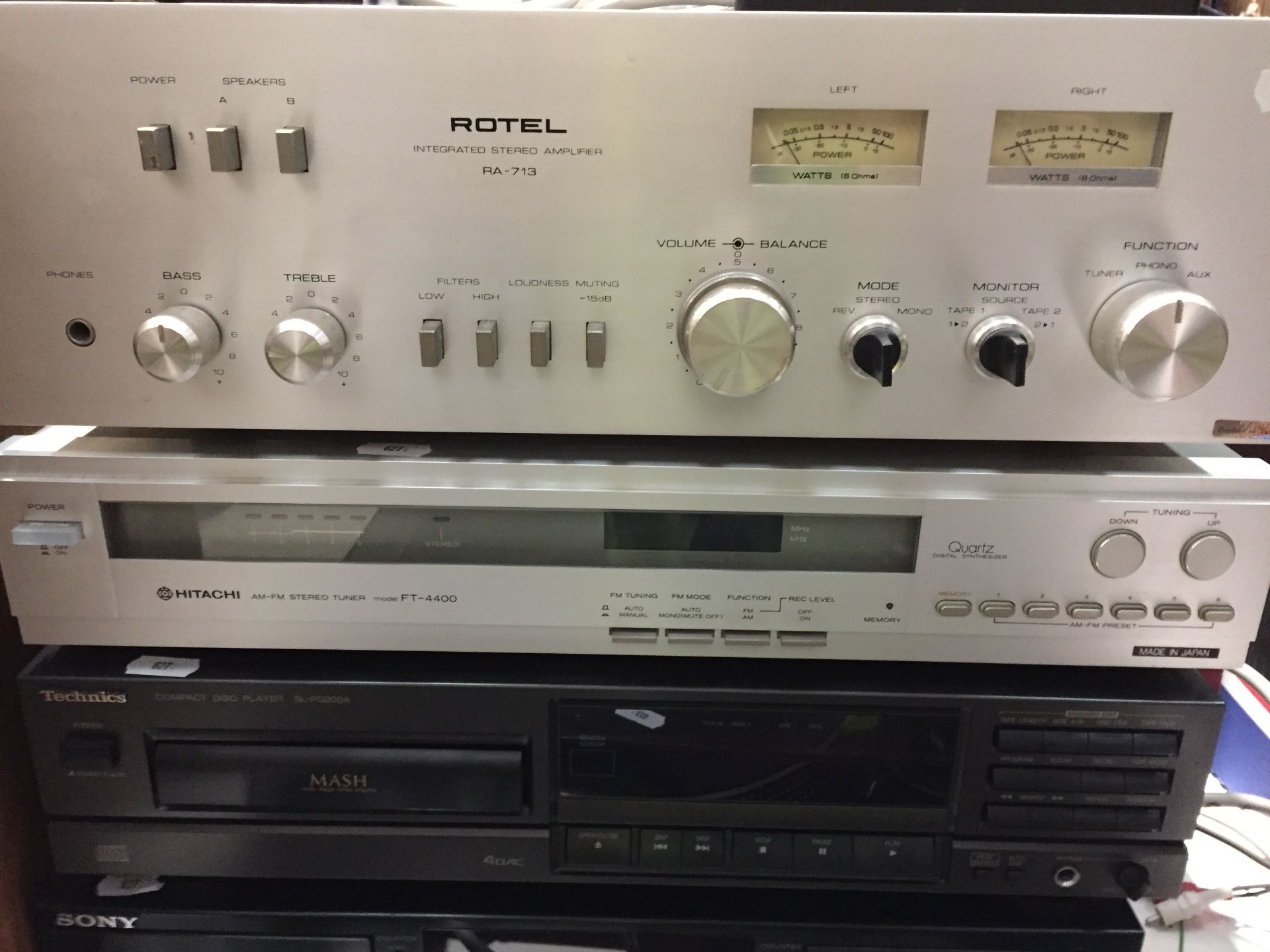 6 items - Rotel RA-713 Integrated Stereo Amplifier, Hitachi FT-4400 Tuner, - Bild 4 aus 4