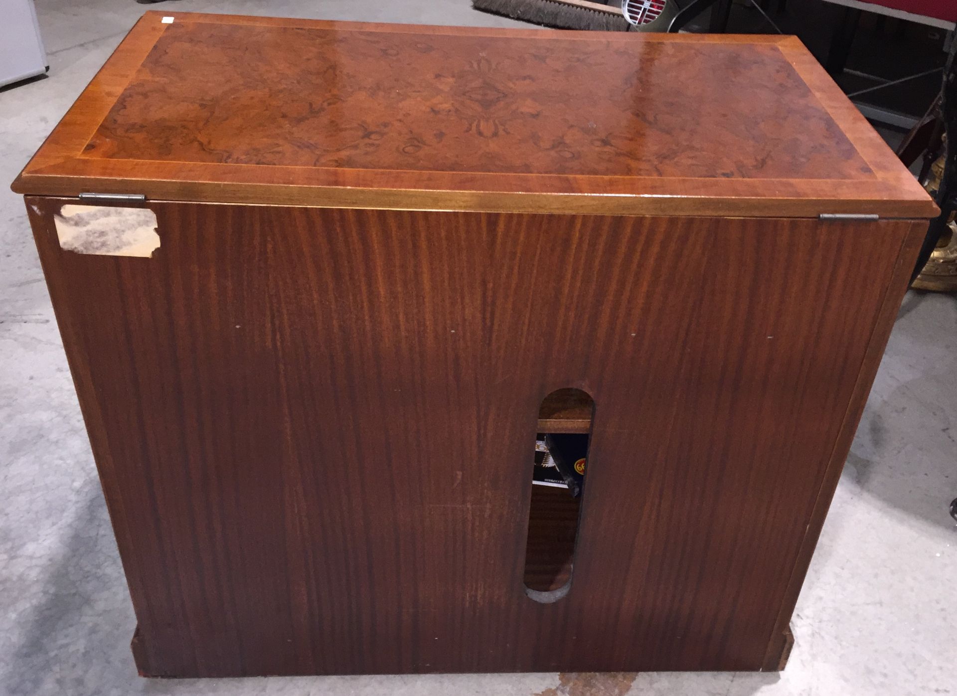 Charles Sheraton Audio Cabinet in Burr Walnut - height 72cm, width 84cm, - Image 4 of 5
