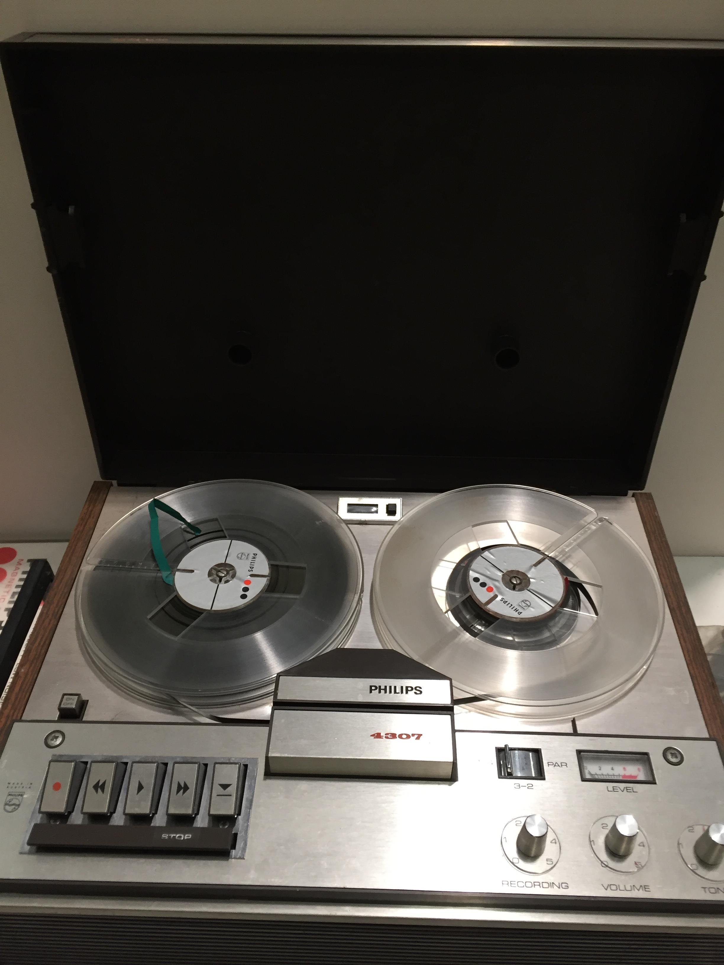 Philips 4307 Tape Recorder complete with microphone and spare cassette of tape and Sanyo microphone - Image 2 of 3