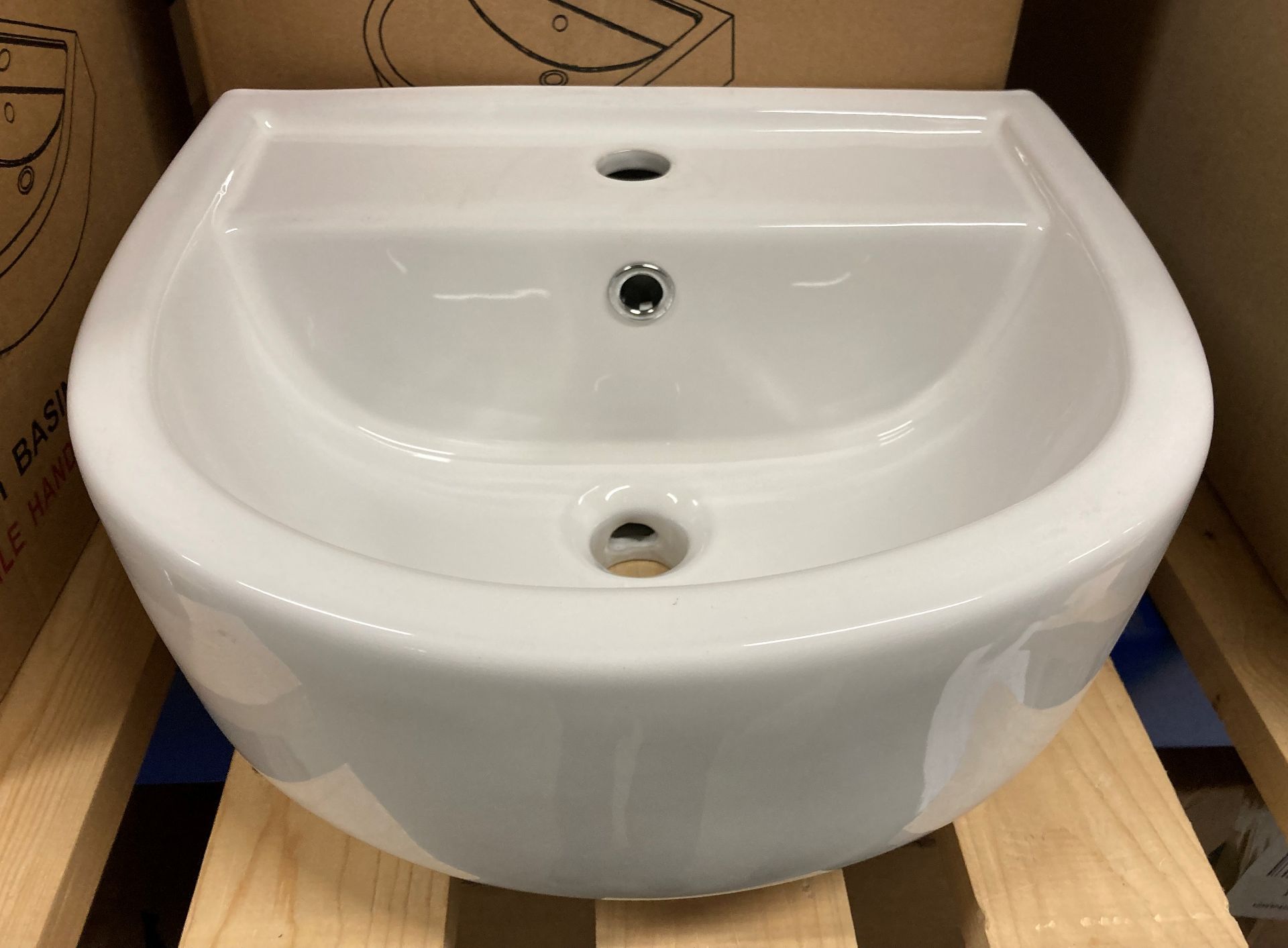 420mm basin in white 1TH